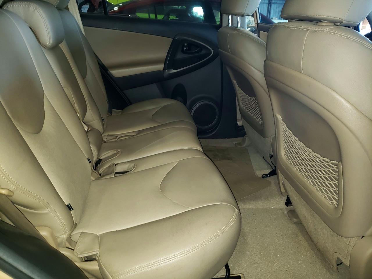 2011 Toyota Rav4 Base Gold vin: 2T3ZF4DV2BW096893