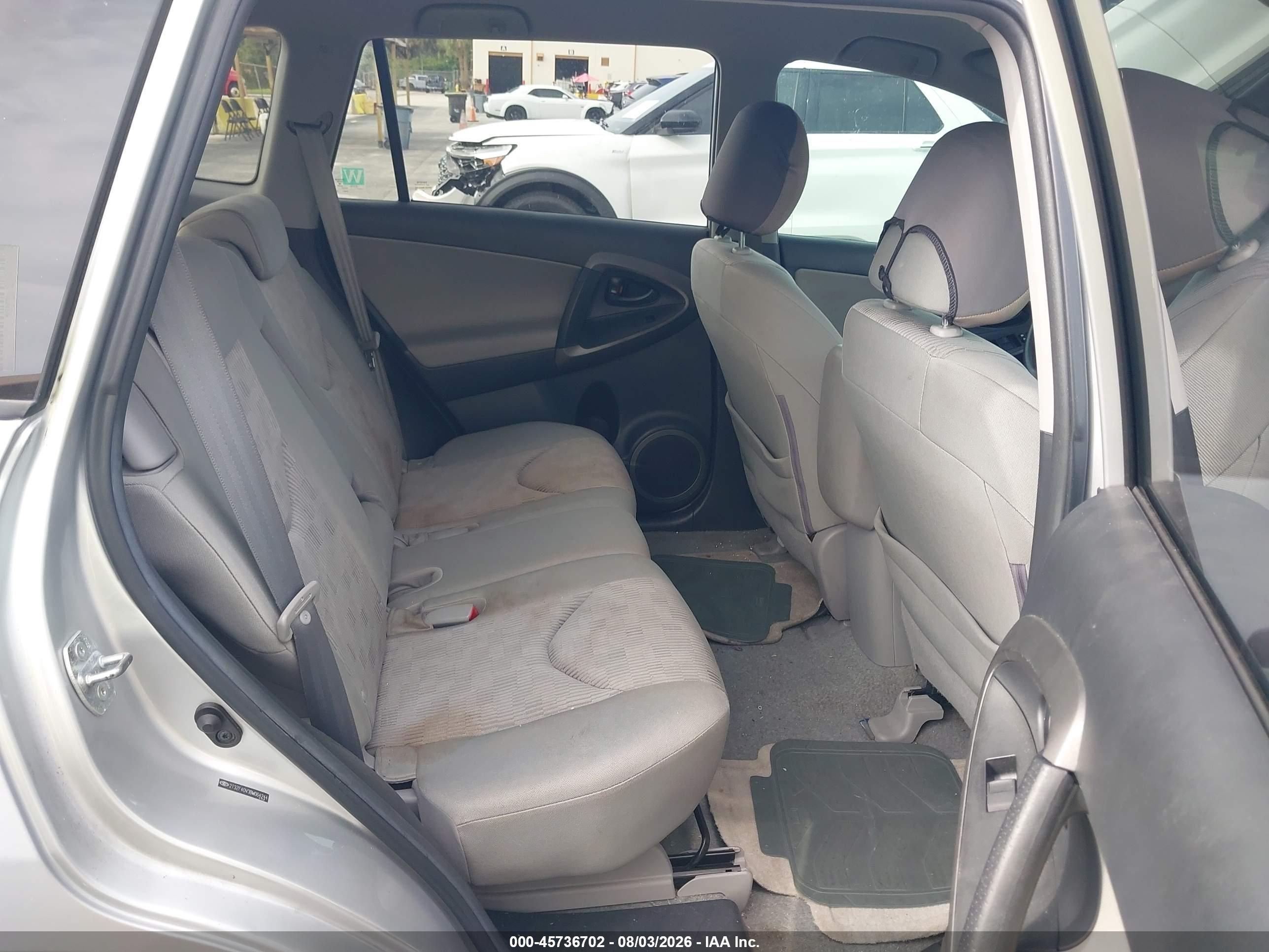 2011 Toyota Rav4   Silver vin: 2T3ZF4DV3BW064244