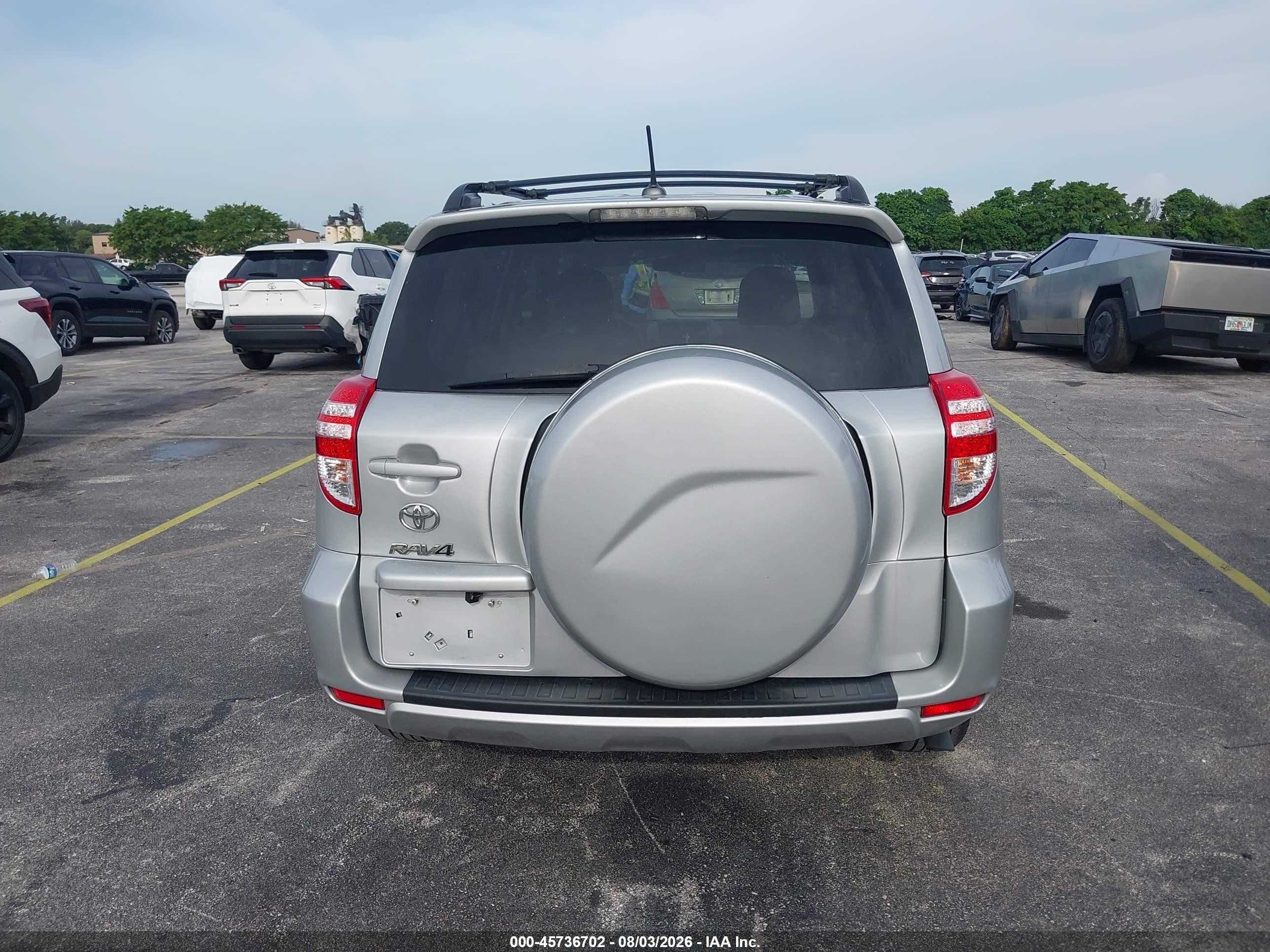 2011 Toyota Rav4   Silver vin: 2T3ZF4DV3BW064244