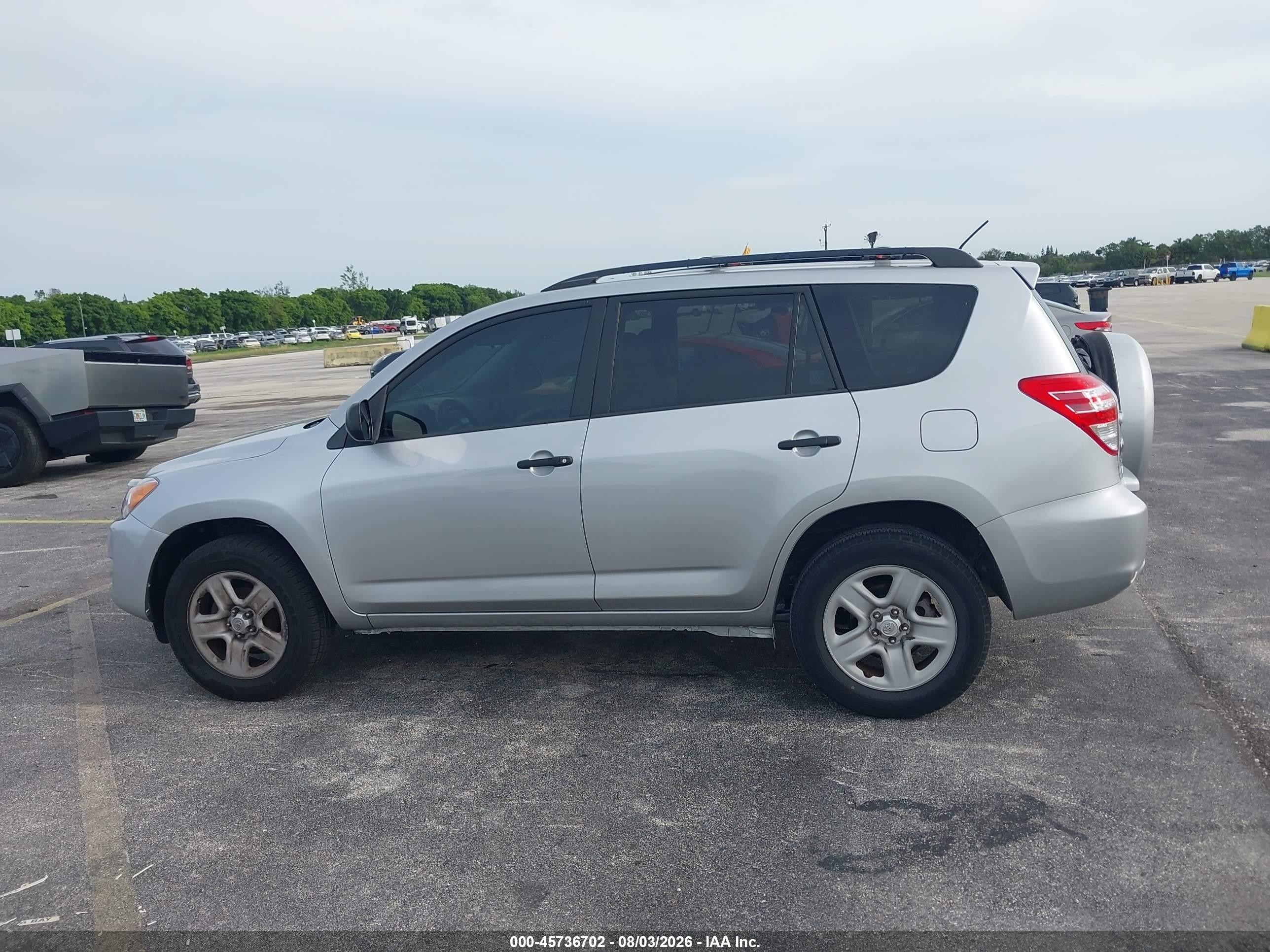 2011 Toyota Rav4   Silver vin: 2T3ZF4DV3BW064244