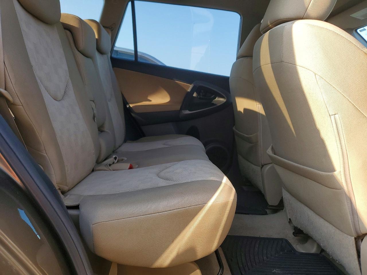 2011 Toyota Rav4 Base Silver vin: 2T3ZF4DV3BW066205