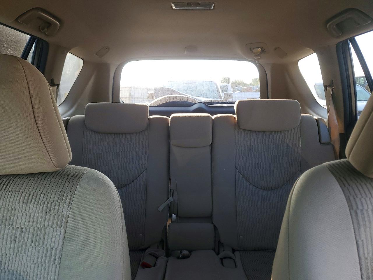 2011 Toyota Rav4 Base Silver vin: 2T3ZF4DV3BW066205
