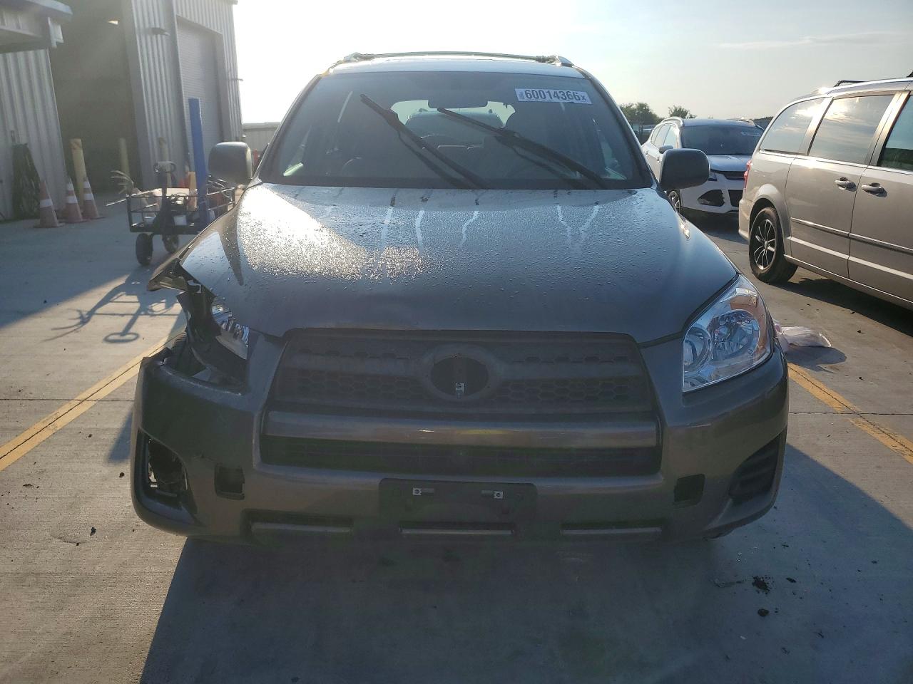 2011 Toyota Rav4 Base Silver vin: 2T3ZF4DV3BW066205