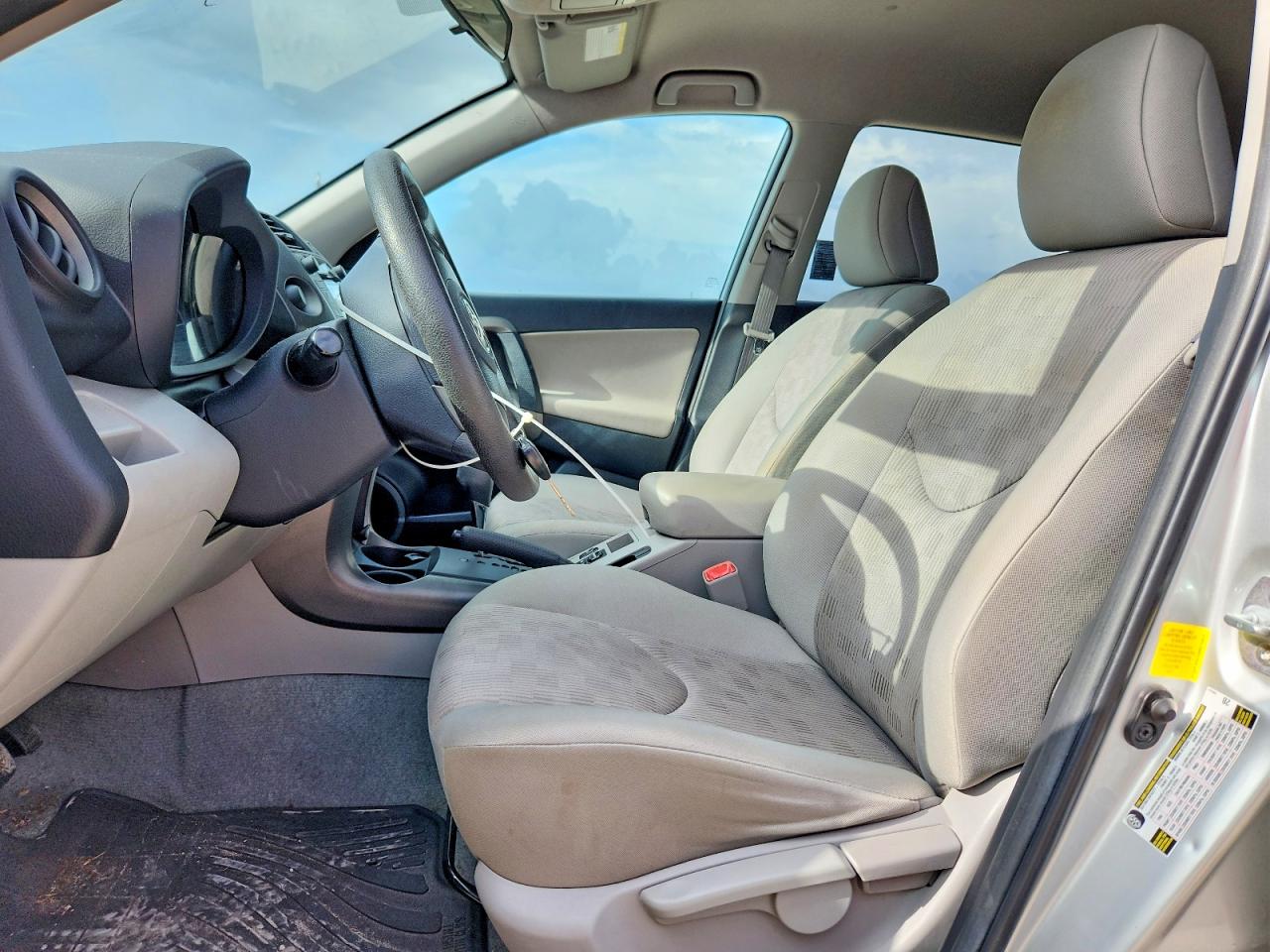 2011 Toyota Rav4 Base Silver vin: 2T3ZF4DV3BW076877