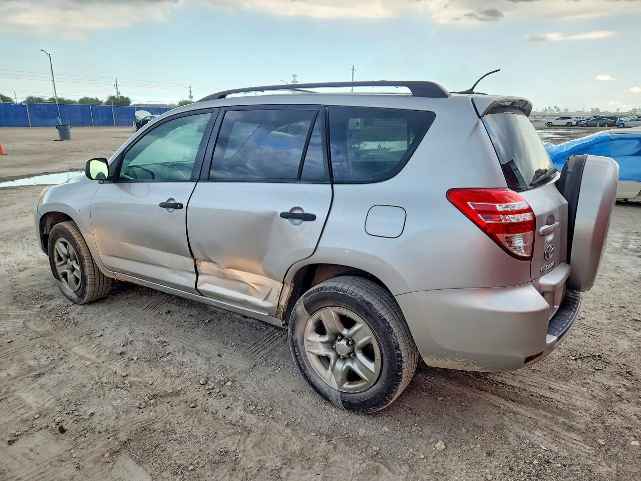 2011 Toyota Rav4 Base Silver vin: 2T3ZF4DV3BW076877