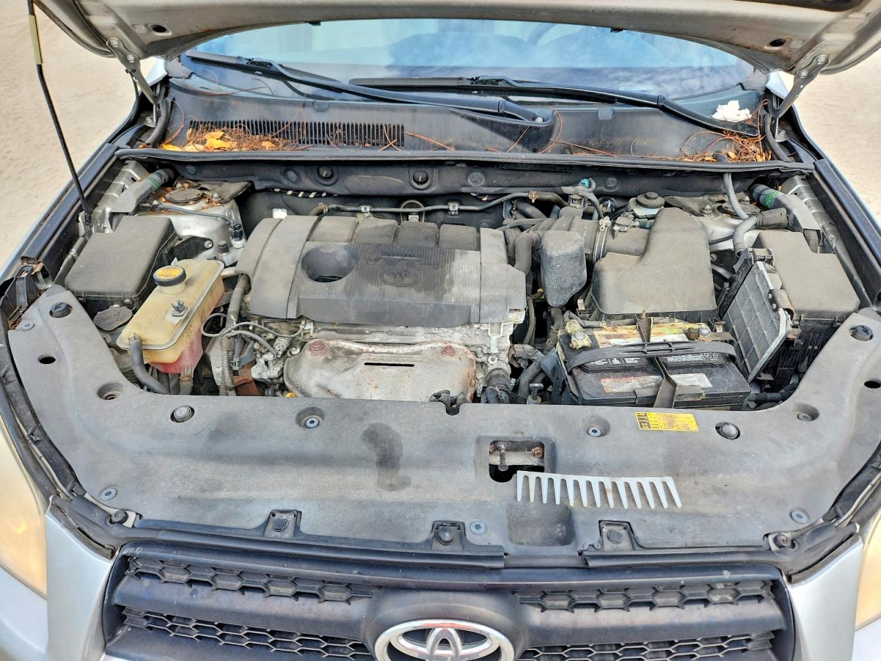 2011 Toyota Rav4 Base Silver vin: 2T3ZF4DV3BW076877