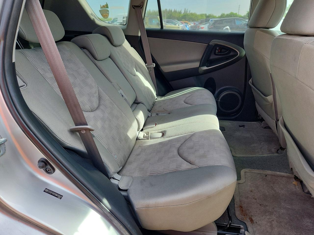 2011 Toyota Rav4 Base Silver vin: 2T3ZF4DV3BW076877