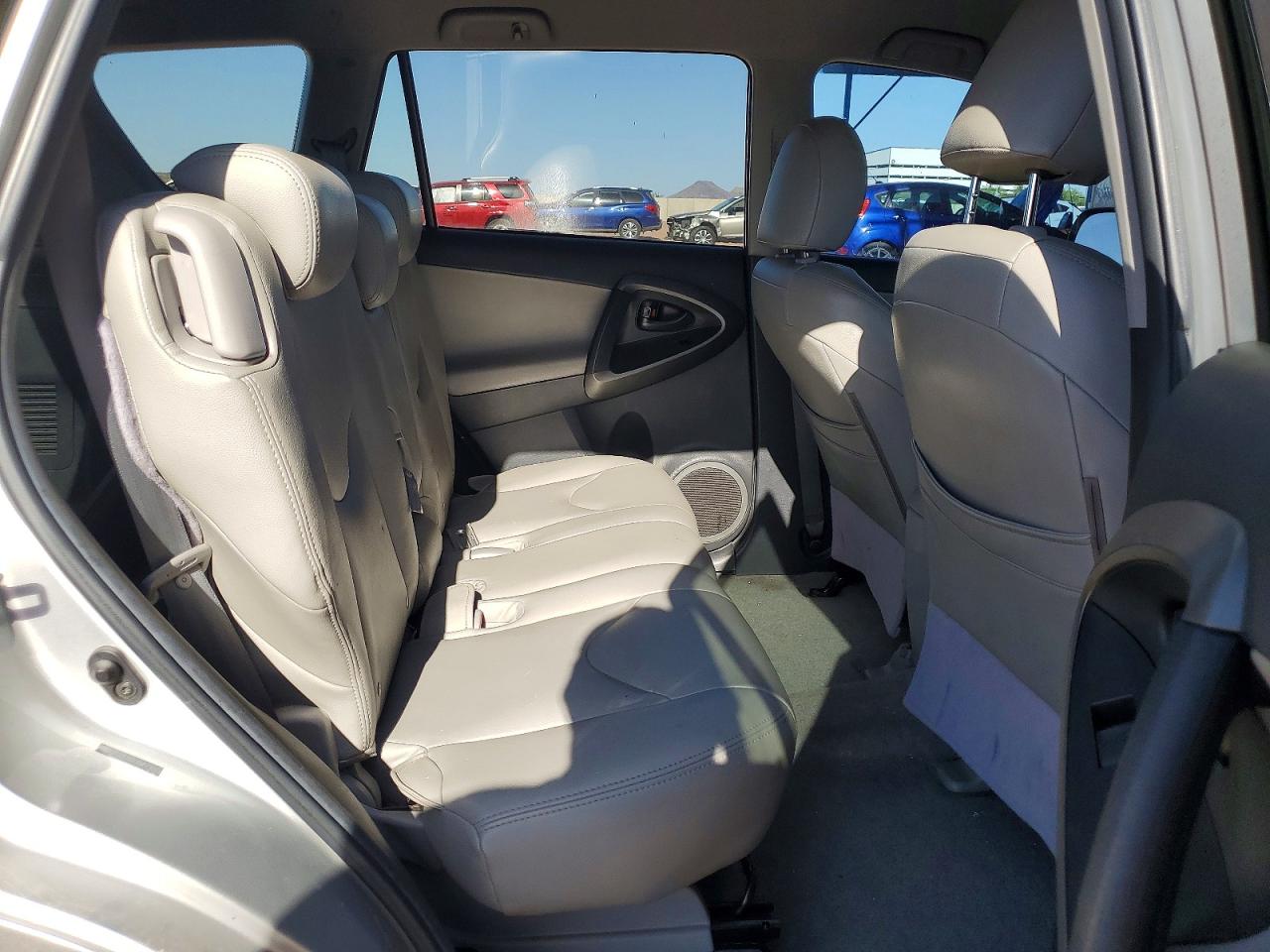 2011 Toyota Rav4 Base Silver vin: 2T3ZF4DV3BW079083