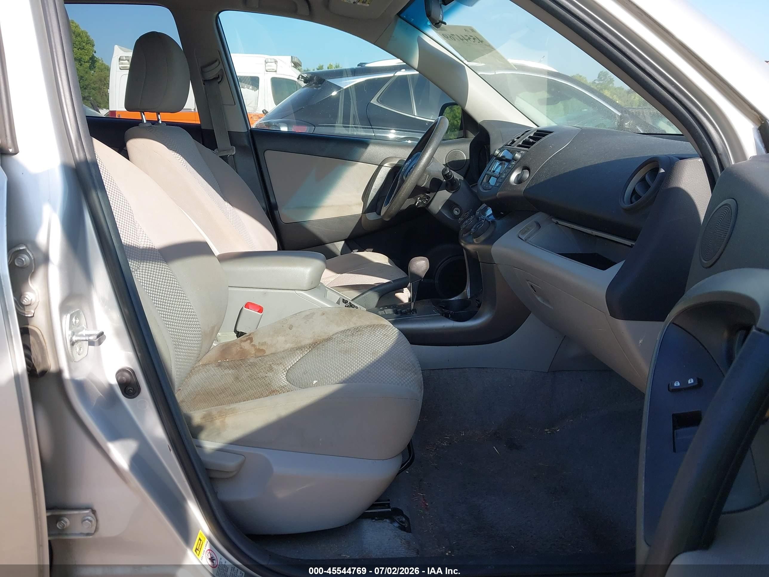 2011 Toyota Rav4   Silver vin: 2T3ZF4DV3BW100658