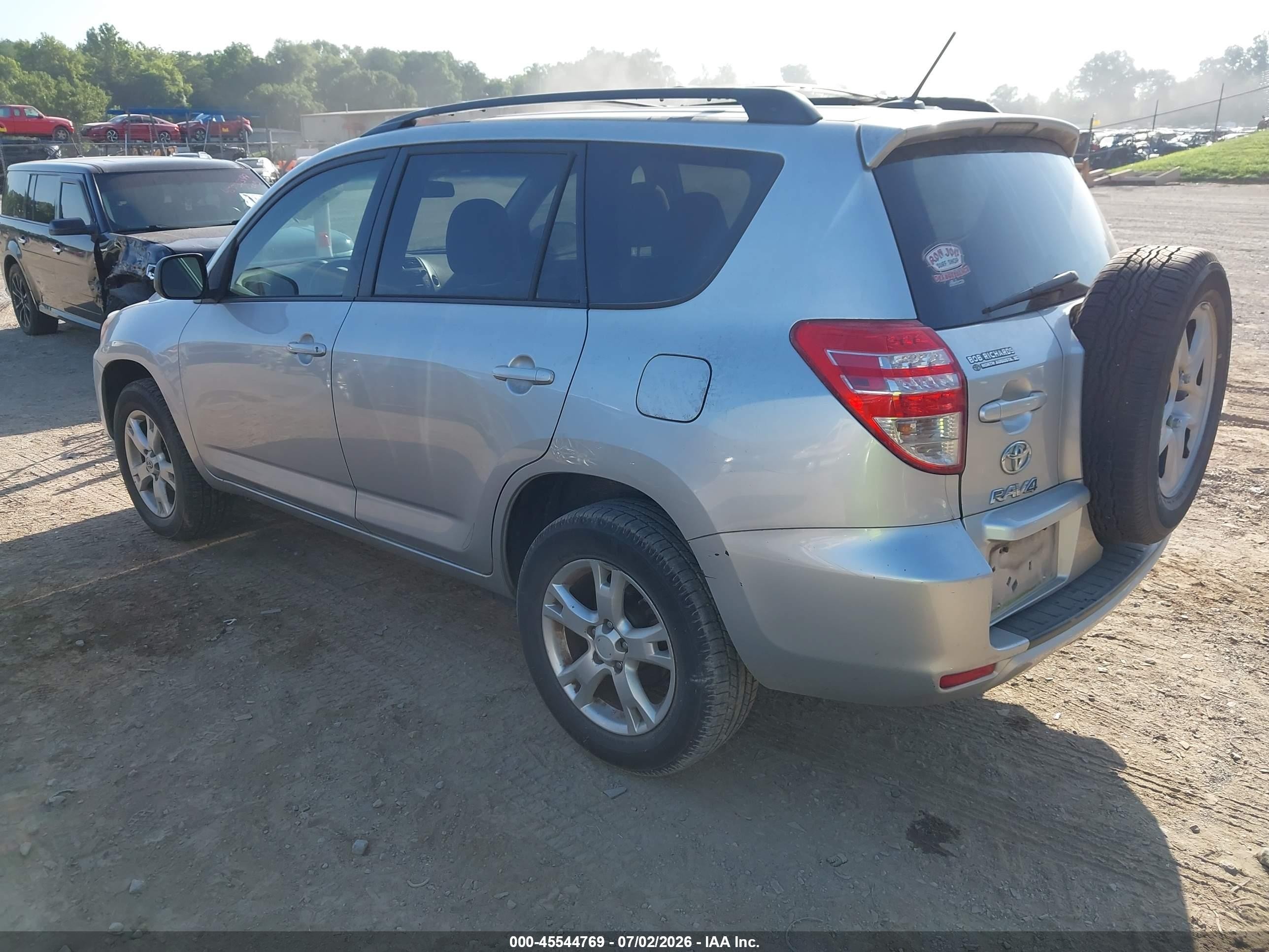 2011 Toyota Rav4   Silver vin: 2T3ZF4DV3BW100658