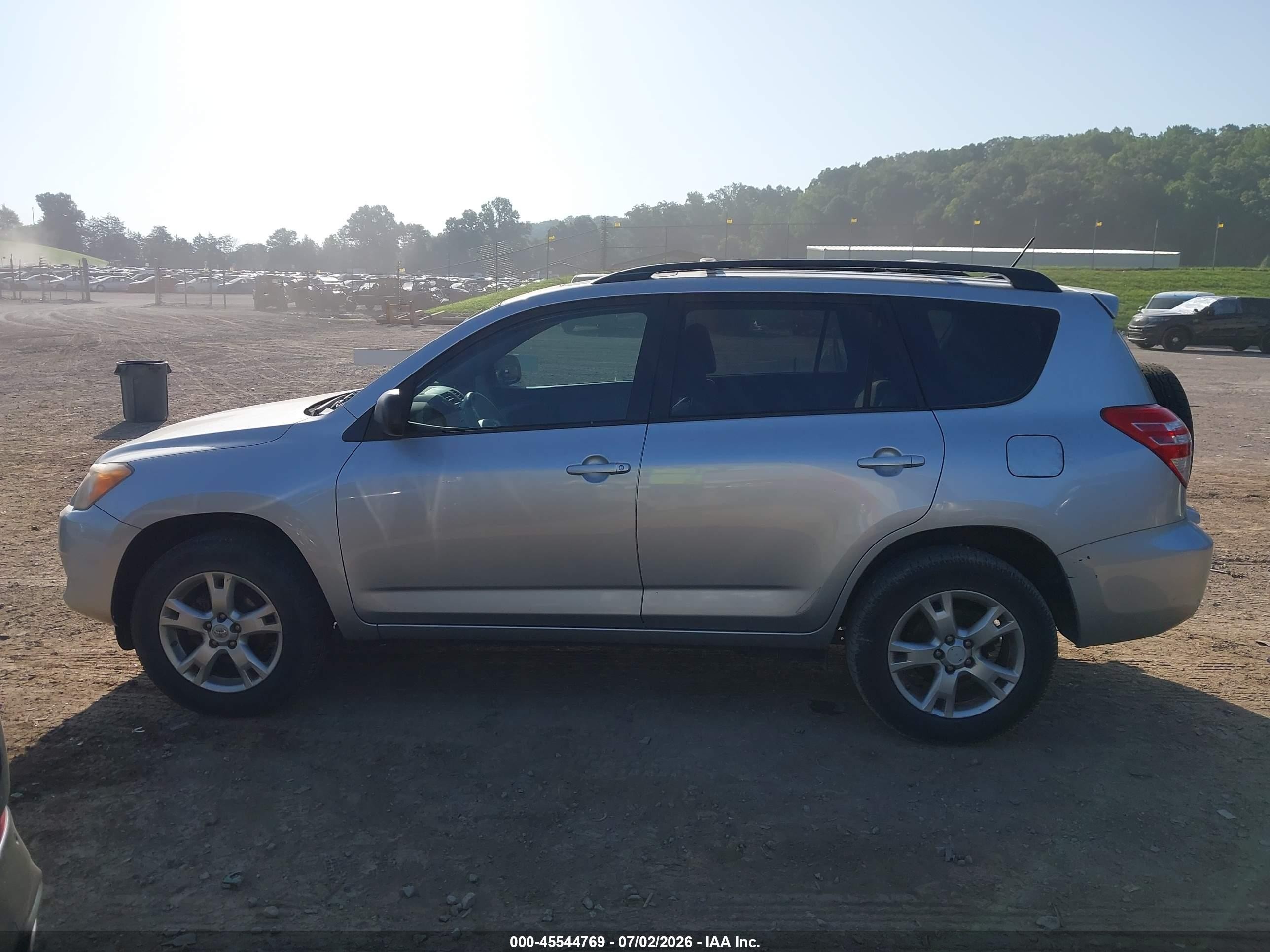 2011 Toyota Rav4   Silver vin: 2T3ZF4DV3BW100658