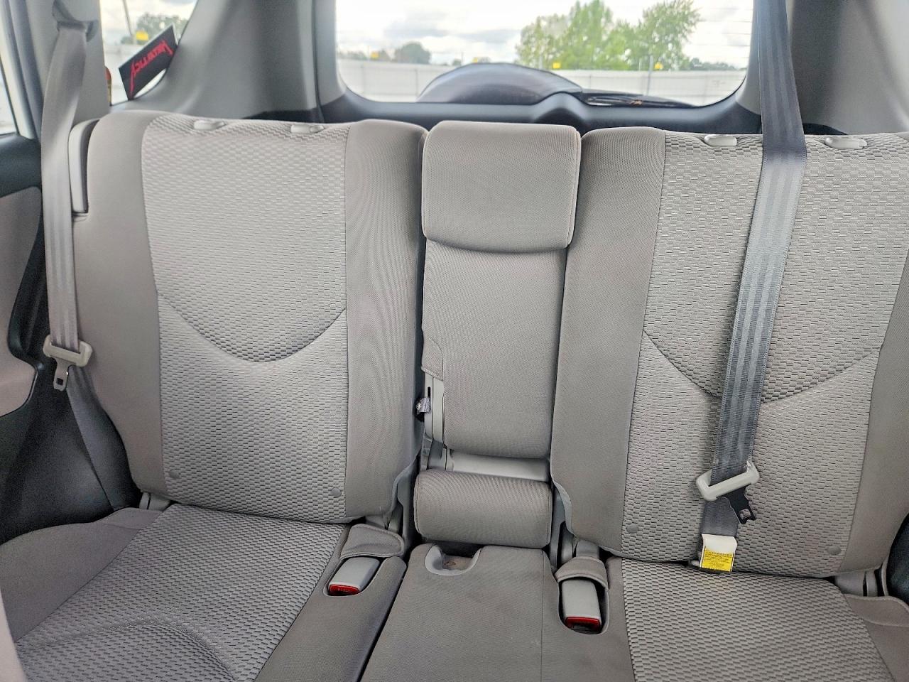 2012 Toyota Rav4 Base White vin: 2T3ZF4DV3CW151062
