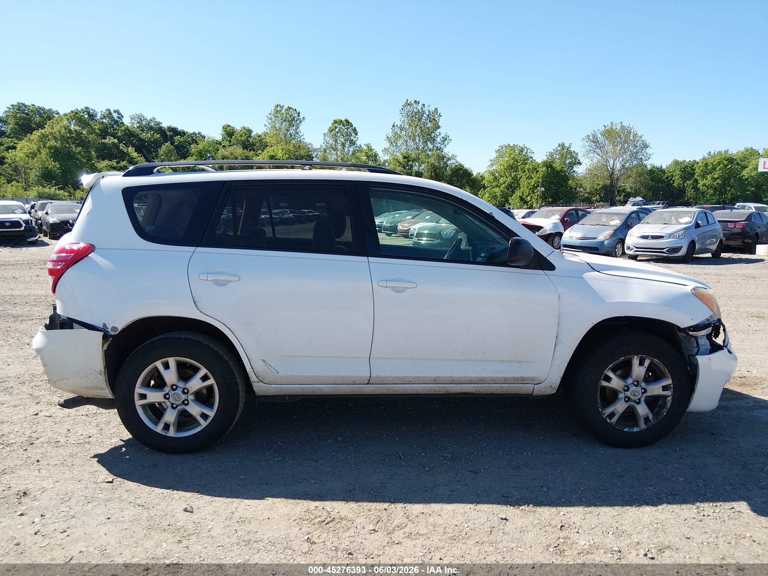 2011 Toyota Rav4   White vin: 2T3ZF4DV4BW058128