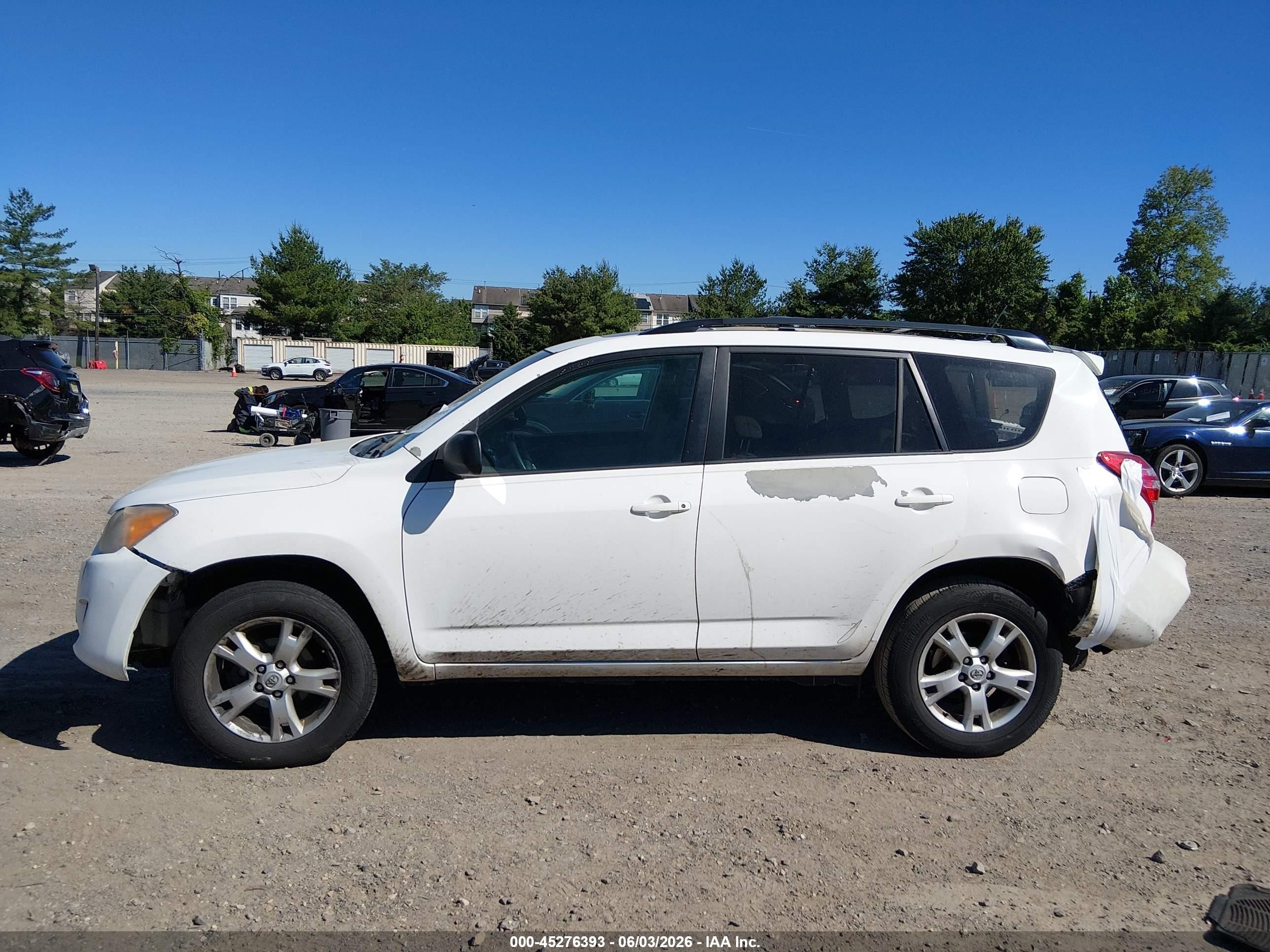 2011 Toyota Rav4   White vin: 2T3ZF4DV4BW058128