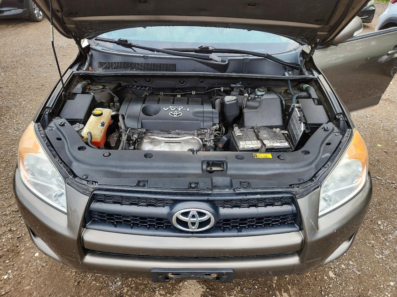 2011 Toyota Rav4 Base Коричневый vin: 2T3ZF4DV4BW060168