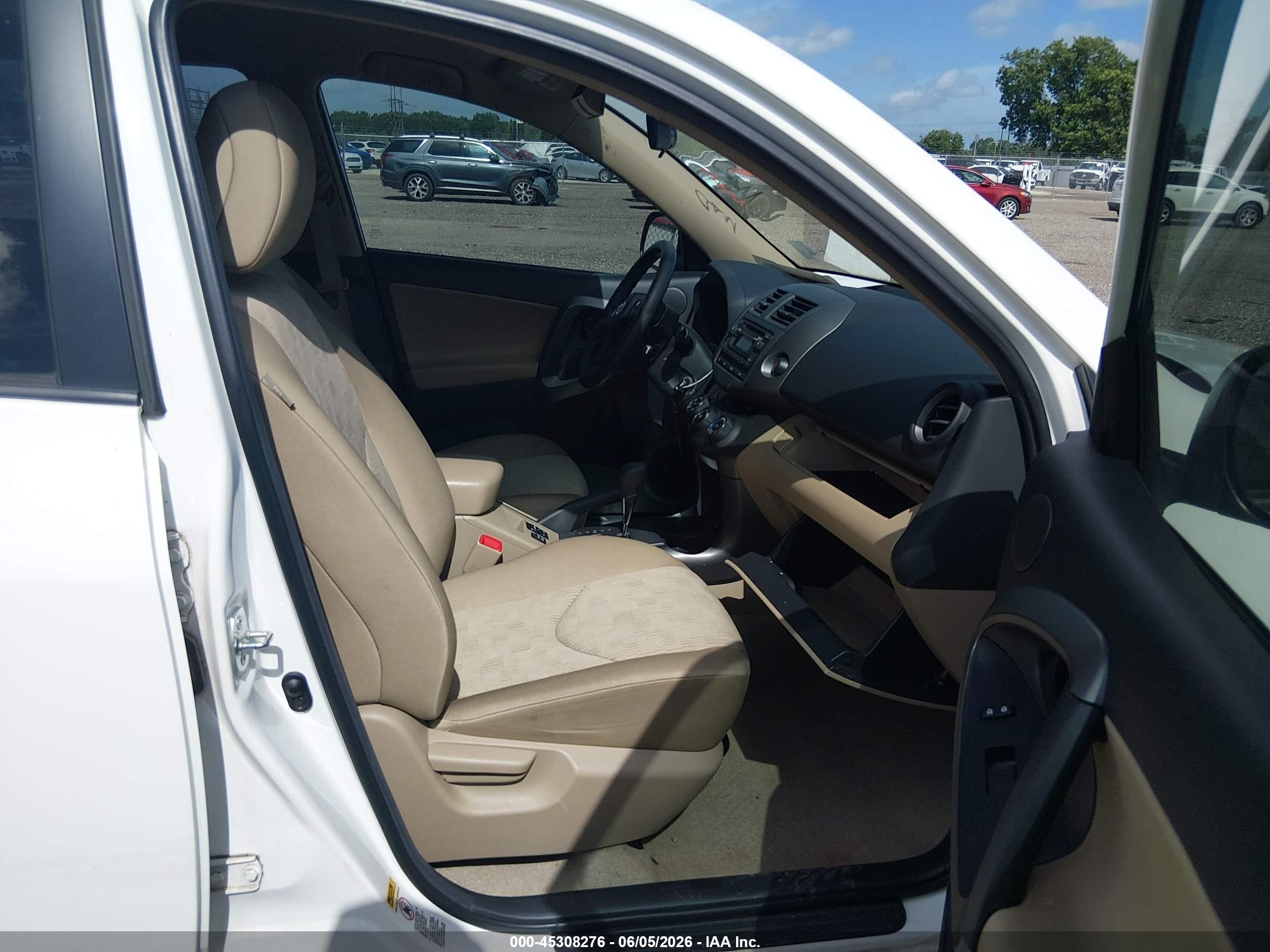 2012 Toyota Rav4   White vin: 2T3ZF4DV4CW123724