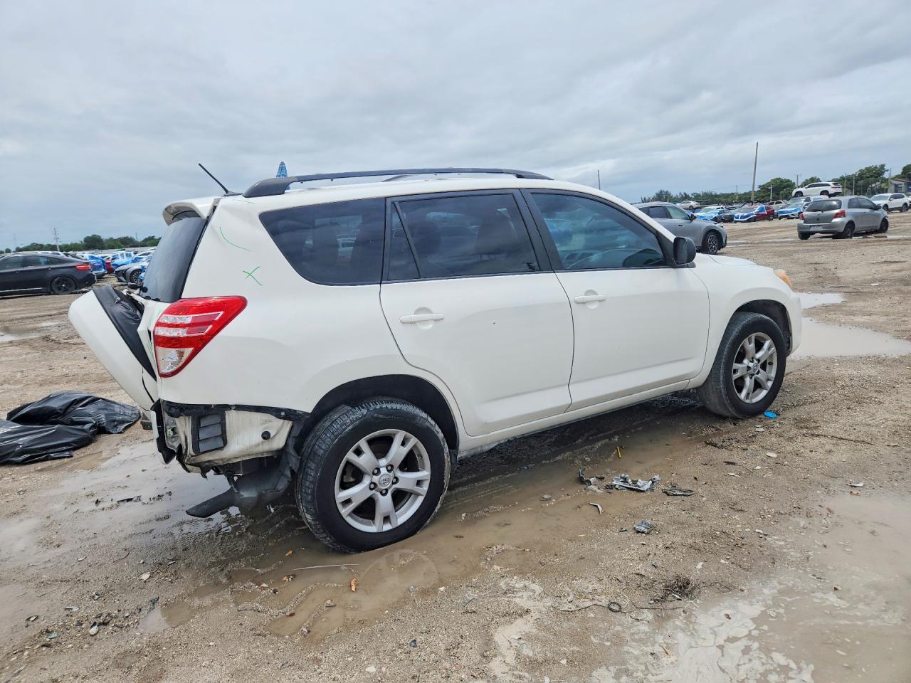 2012 Toyota Rav4 Base White vin: 2T3ZF4DV4CW144816