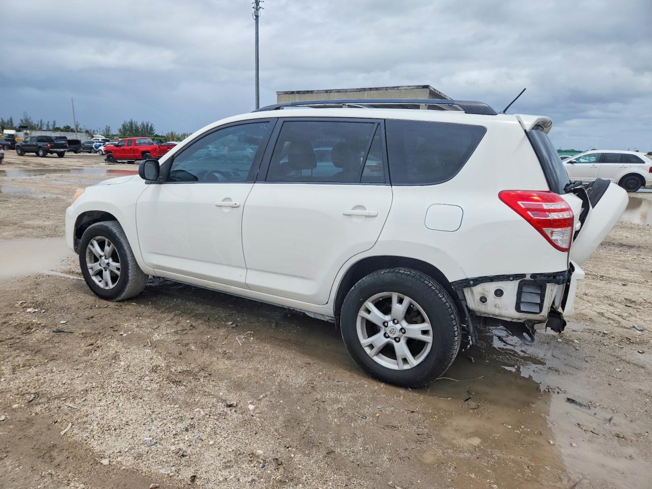 2012 Toyota Rav4 Base White vin: 2T3ZF4DV4CW144816