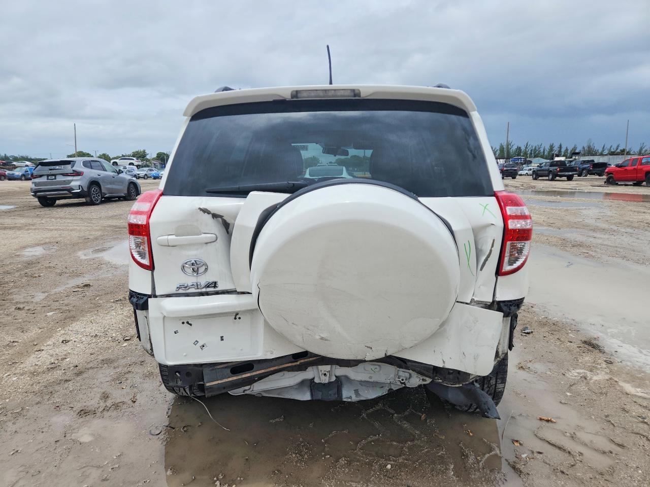 2012 Toyota Rav4 Base White vin: 2T3ZF4DV4CW144816