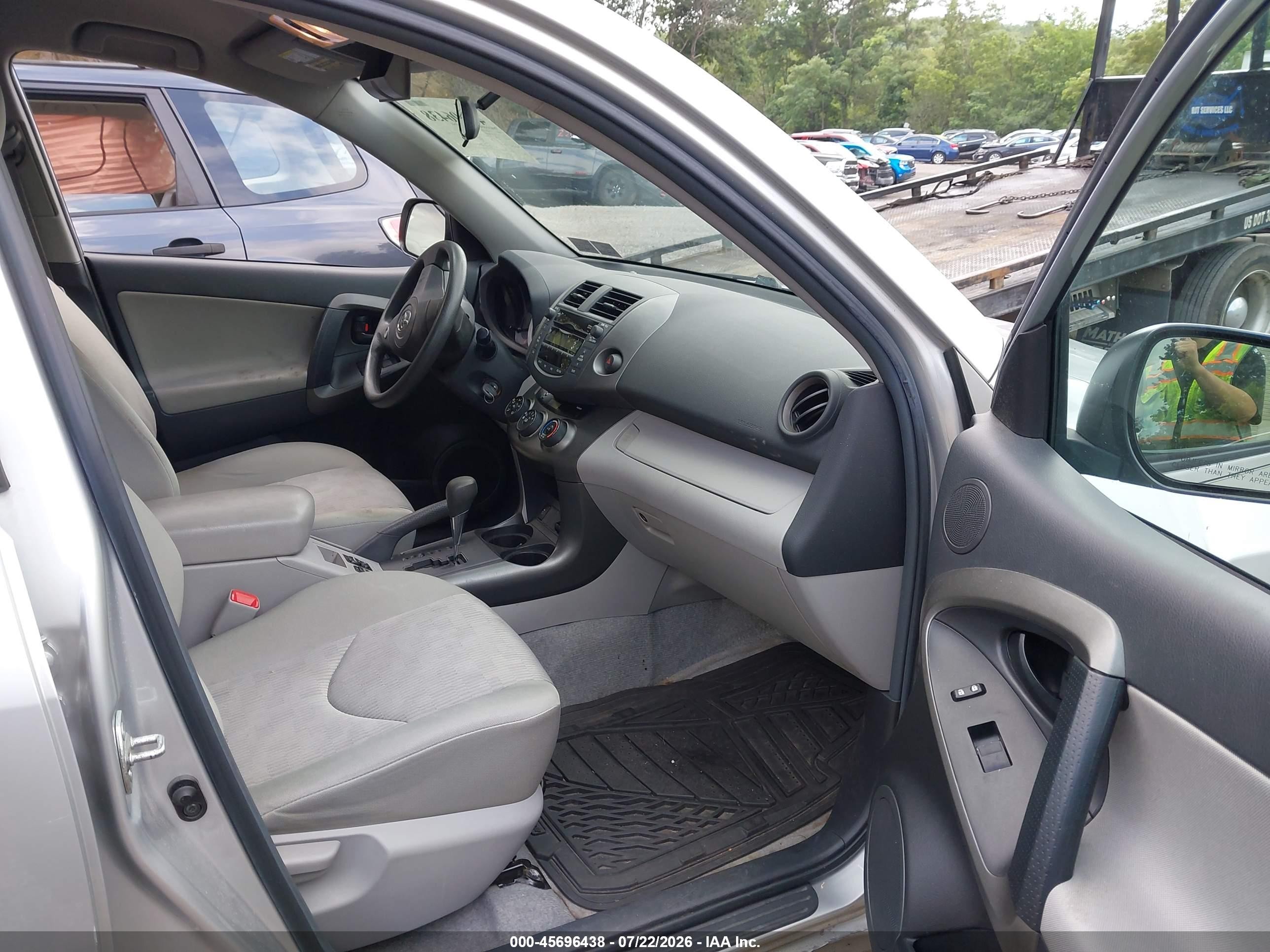 2010 Toyota Rav4   Silver vin: 2T3ZF4DV5AW034046
