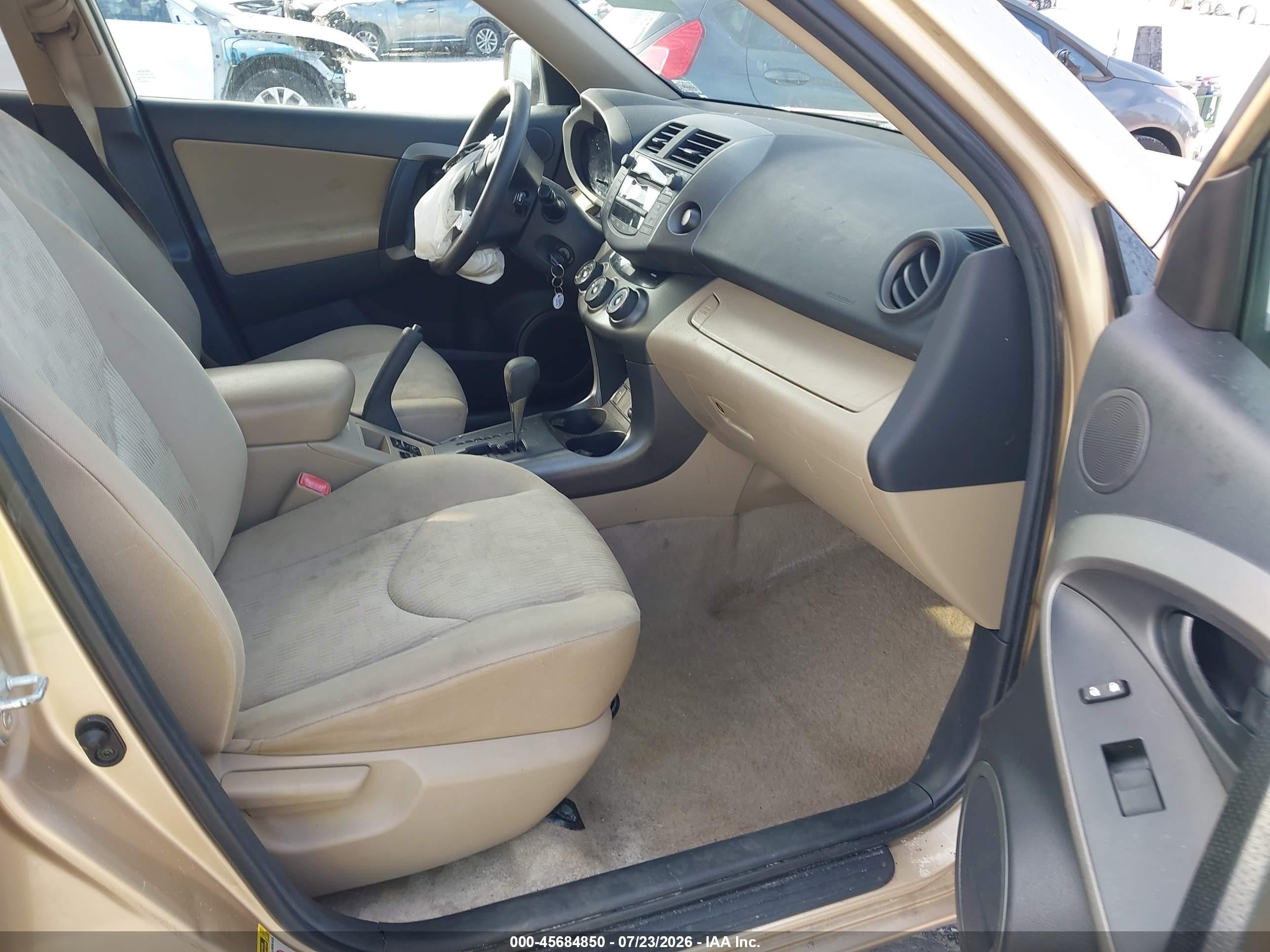 2011 Toyota Rav4   Gold vin: 2T3ZF4DV5BW053763