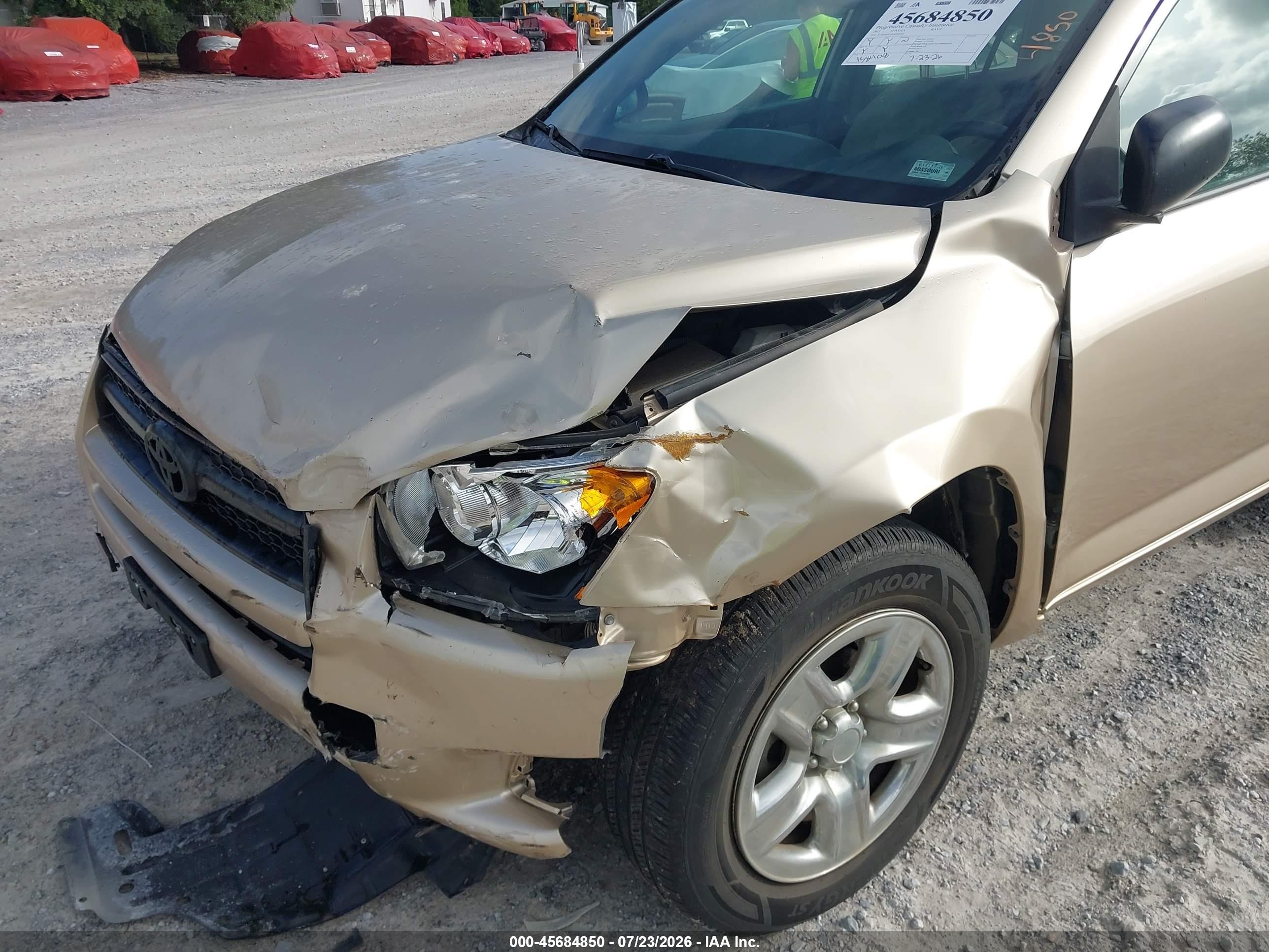2011 Toyota Rav4   Gold vin: 2T3ZF4DV5BW053763