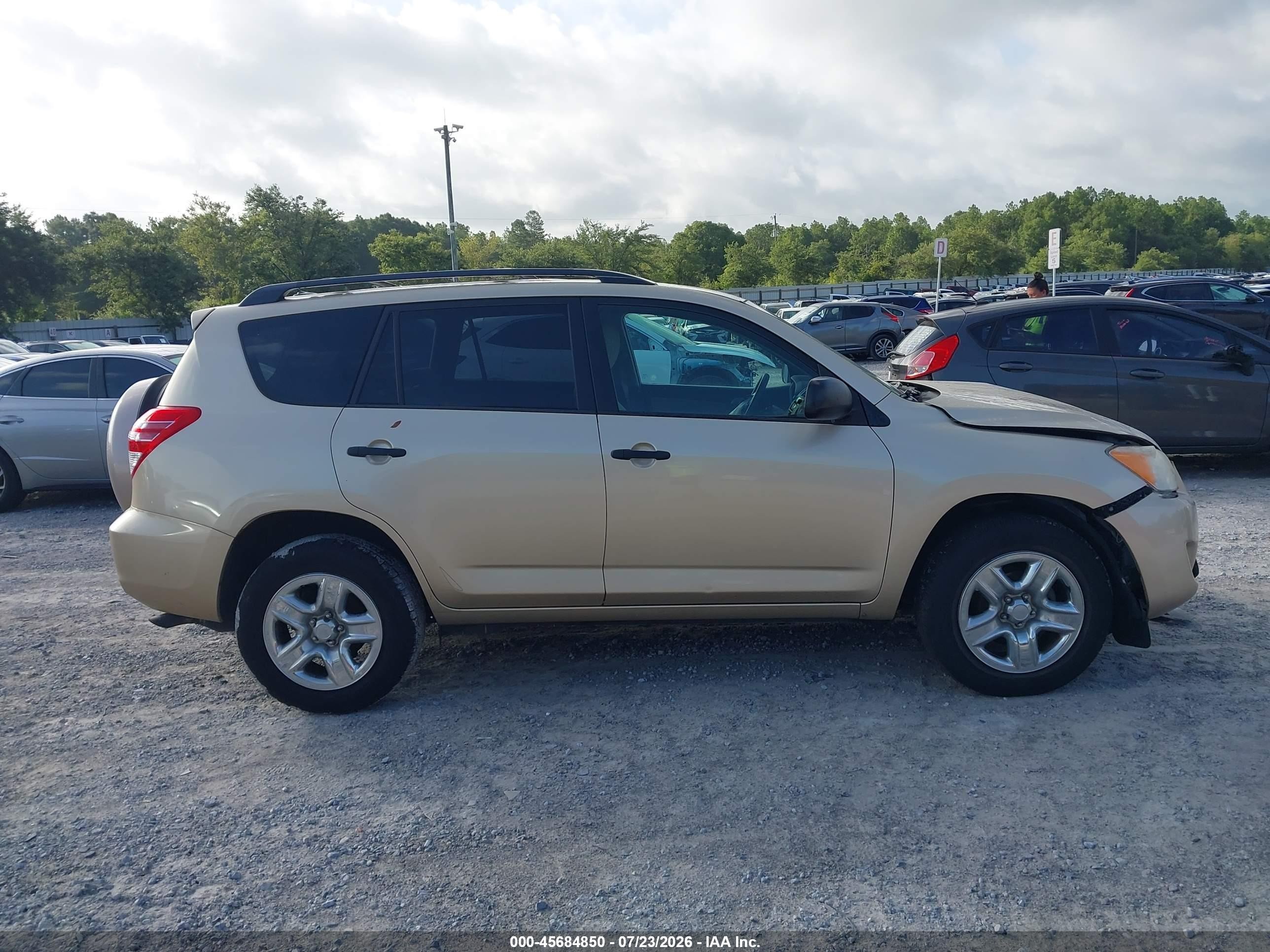 2011 Toyota Rav4   Gold vin: 2T3ZF4DV5BW053763