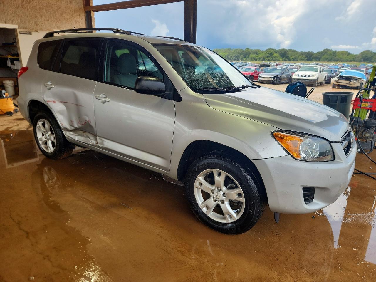 2011 Toyota Rav4 Base Silver vin: 2T3ZF4DV5BW088254