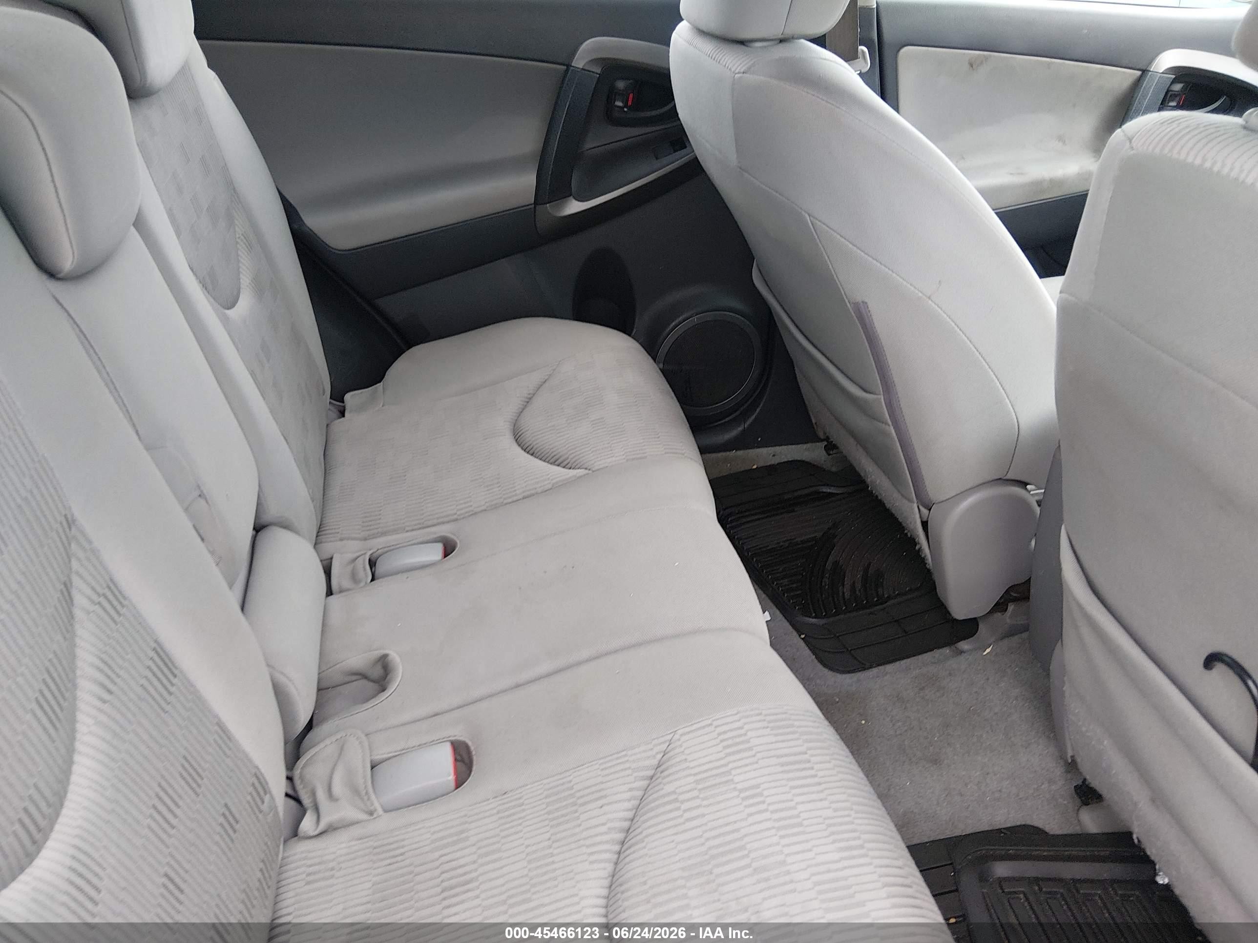 2010 Toyota Rav4   Silver vin: 2T3ZF4DV6AW036632