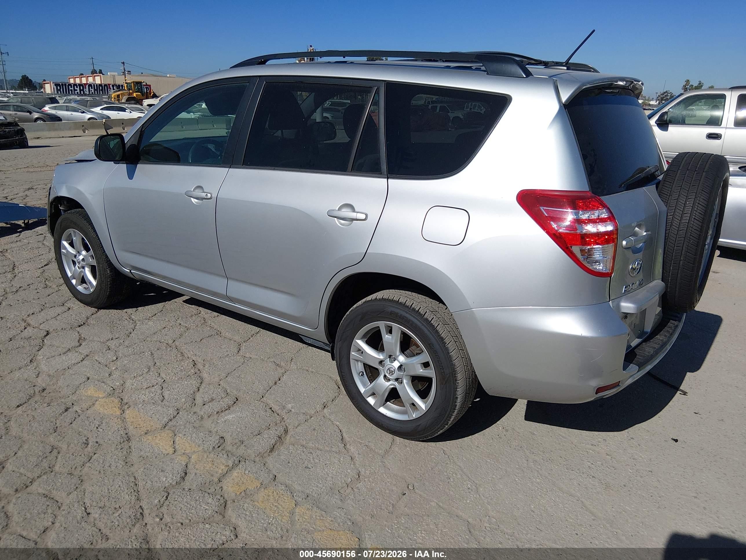2011 Toyota Rav4   Silver vin: 2T3ZF4DV6BW066053