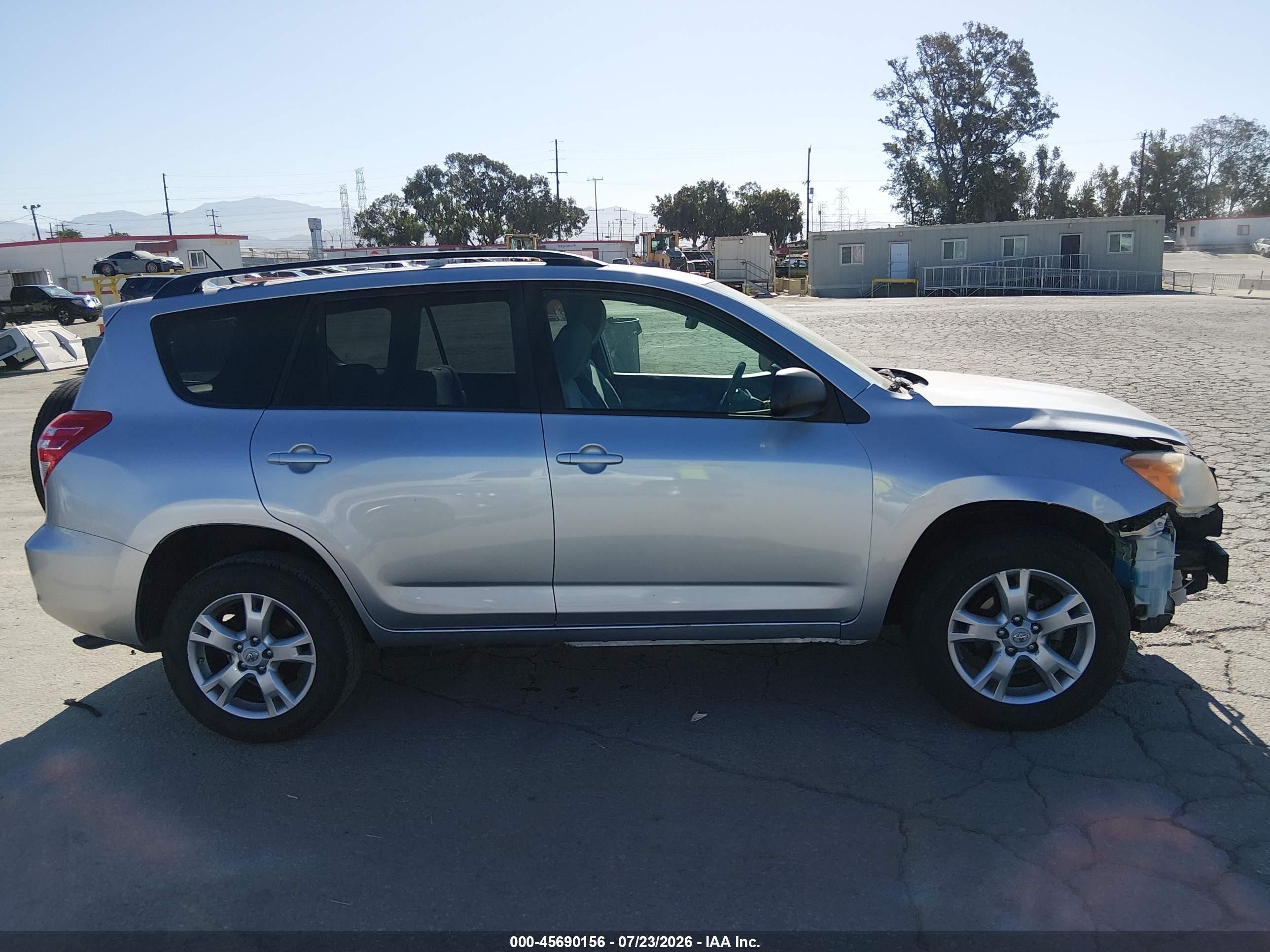 2011 Toyota Rav4   Silver vin: 2T3ZF4DV6BW066053