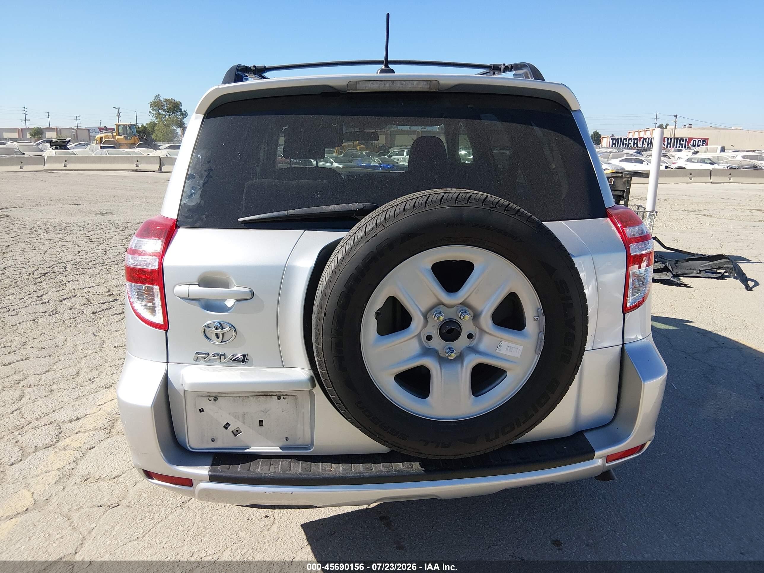 2011 Toyota Rav4   Silver vin: 2T3ZF4DV6BW066053
