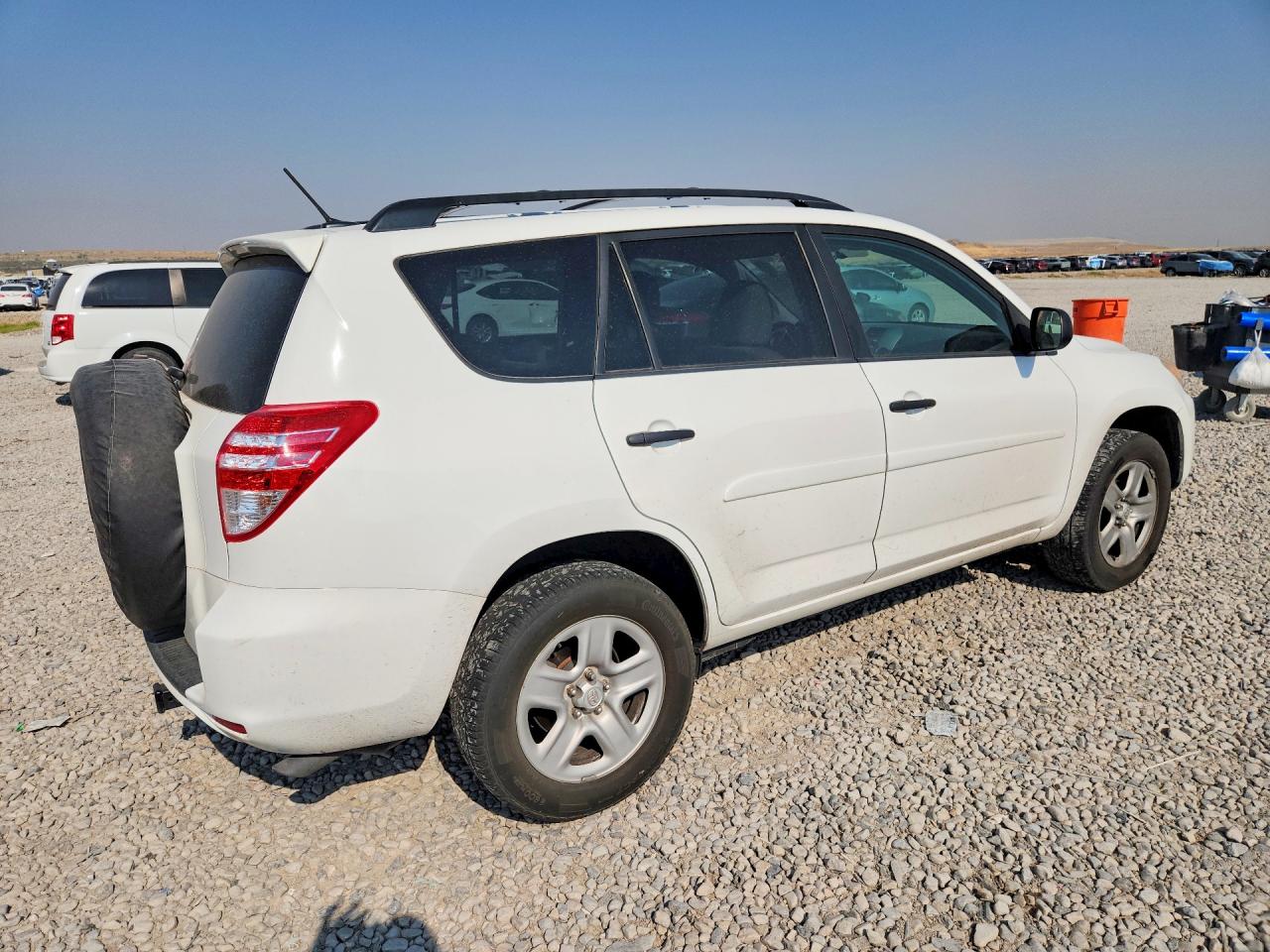 2011 Toyota Rav4 Base White vin: 2T3ZF4DV6BW076078