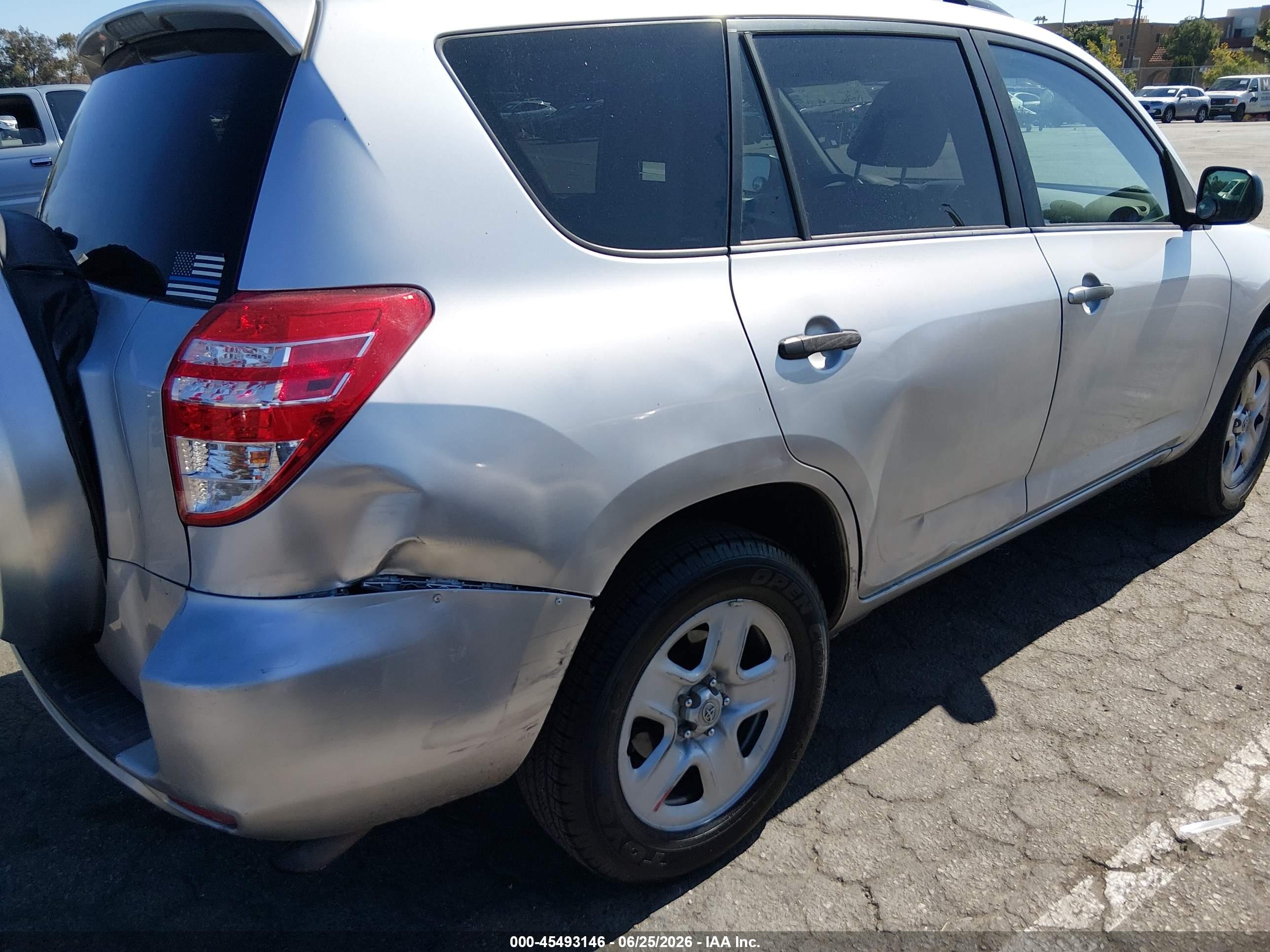 2011 Toyota Rav4   Silver vin: 2T3ZF4DV6BW083175