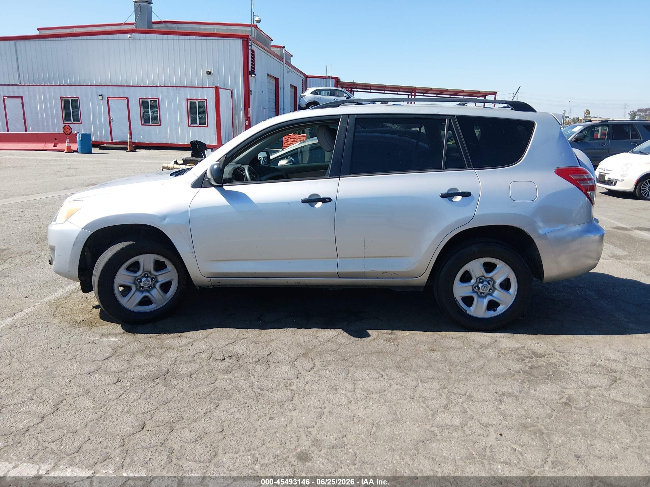 2011 Toyota Rav4   Silver vin: 2T3ZF4DV6BW083175