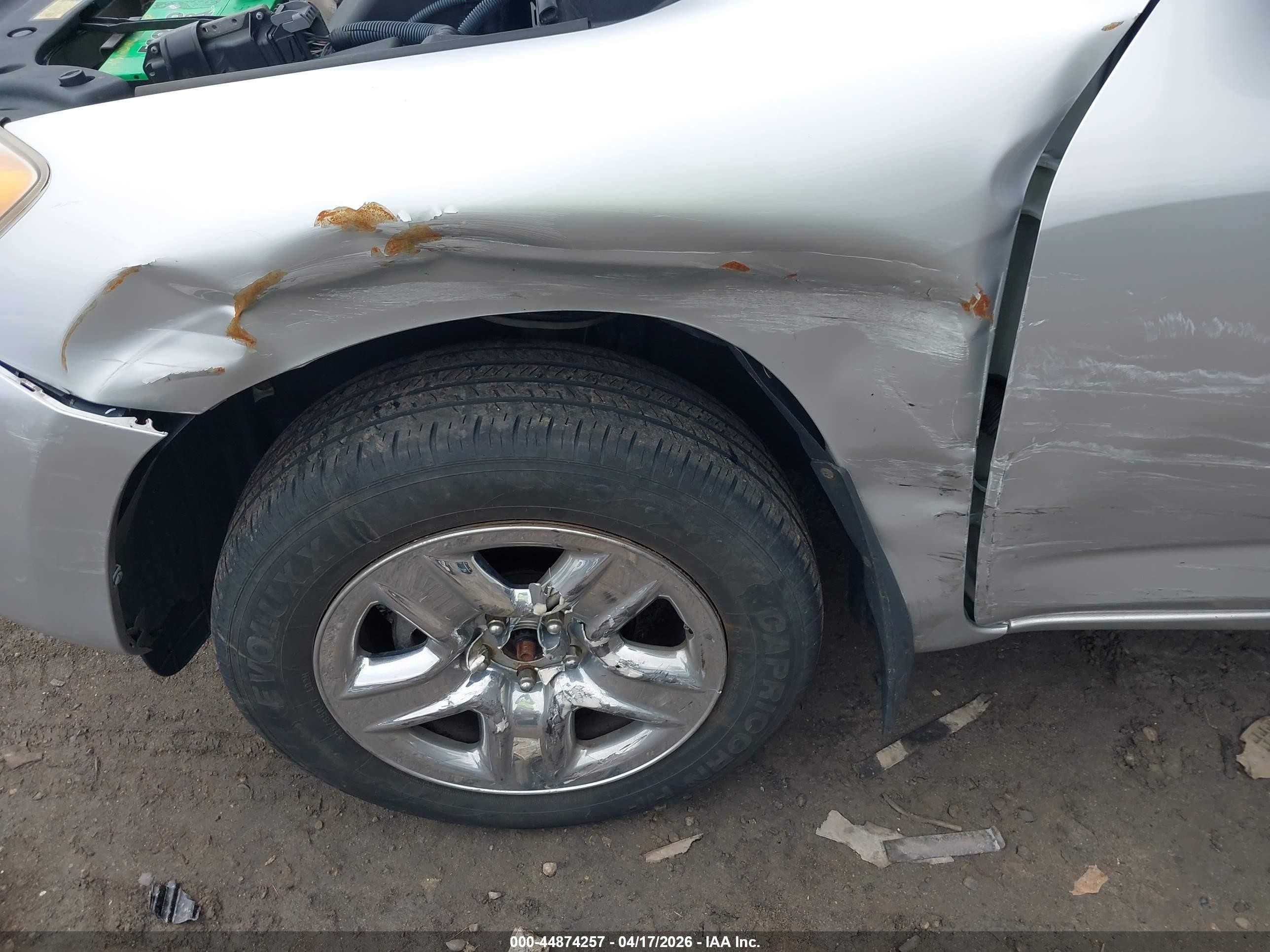 2010 Toyota Rav4   Серебряный vin: 2T3ZF4DV7AW032590