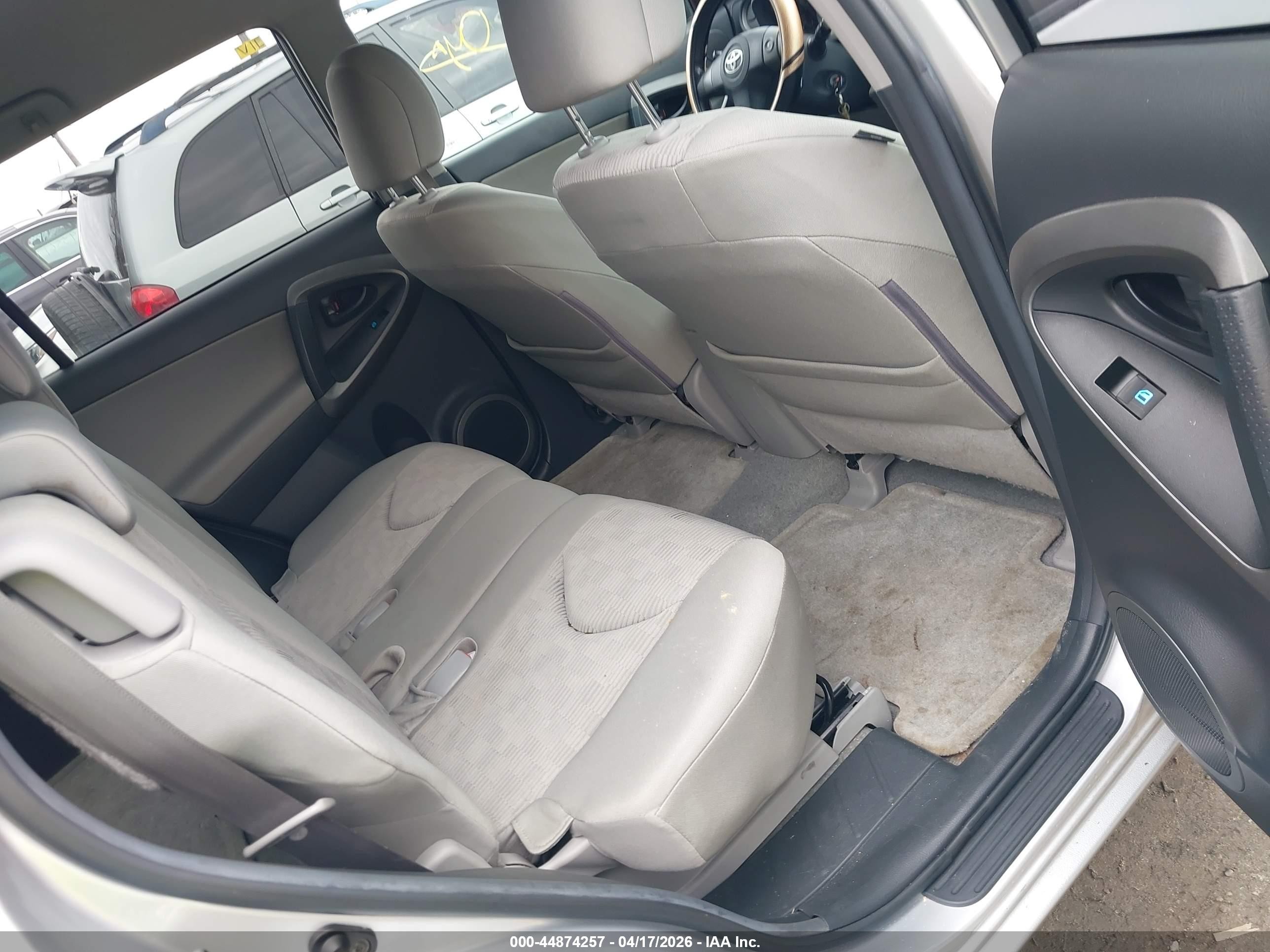 2010 Toyota Rav4   Серебряный vin: 2T3ZF4DV7AW032590