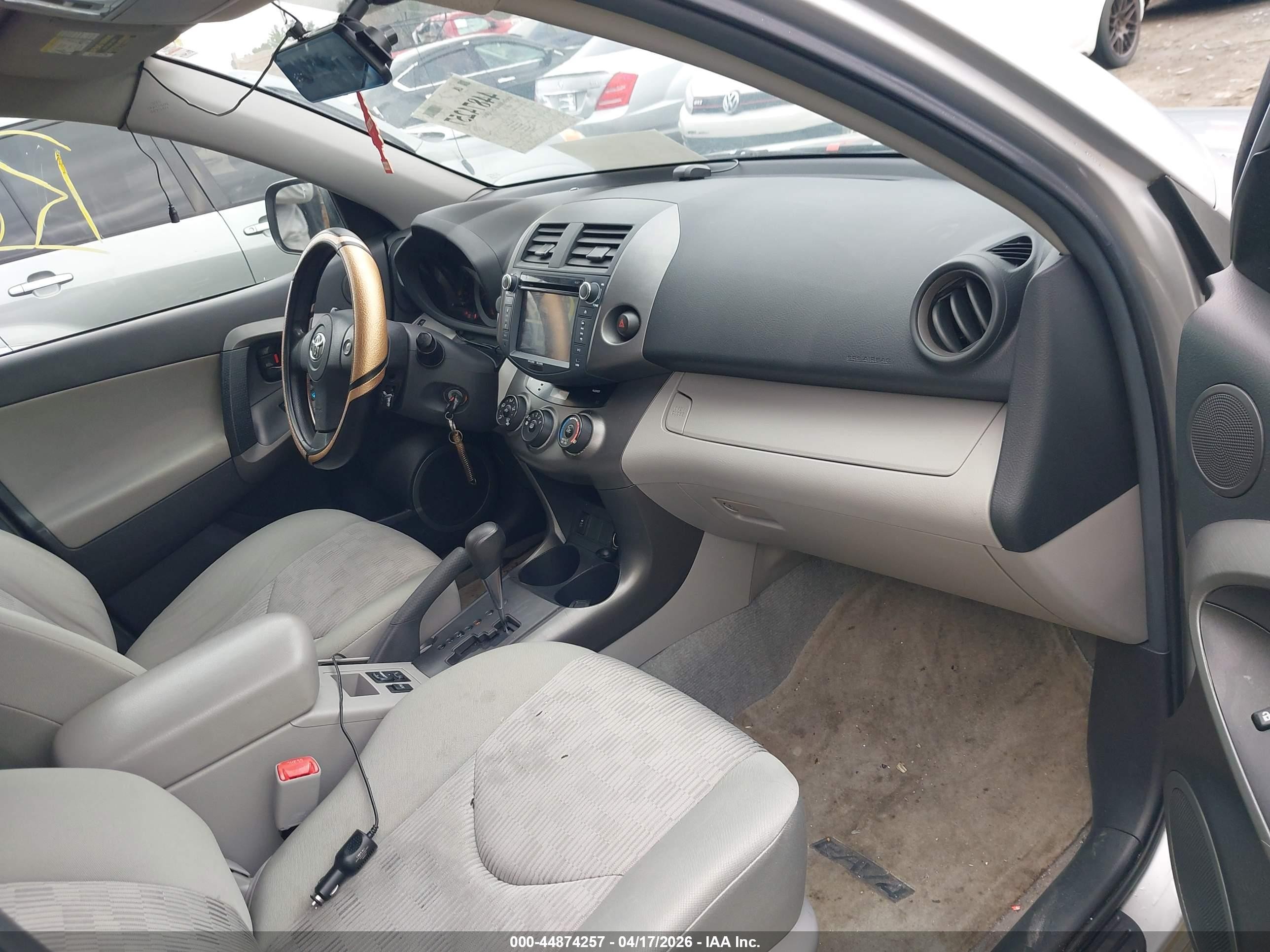 2010 Toyota Rav4   Серебряный vin: 2T3ZF4DV7AW032590