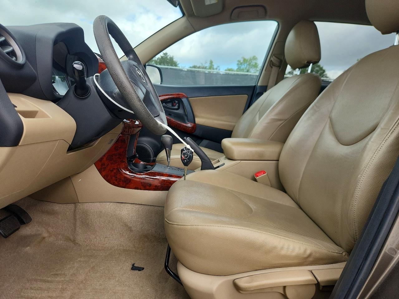 2011 Toyota Rav4 Base Gold vin: 2T3ZF4DV7BW063517