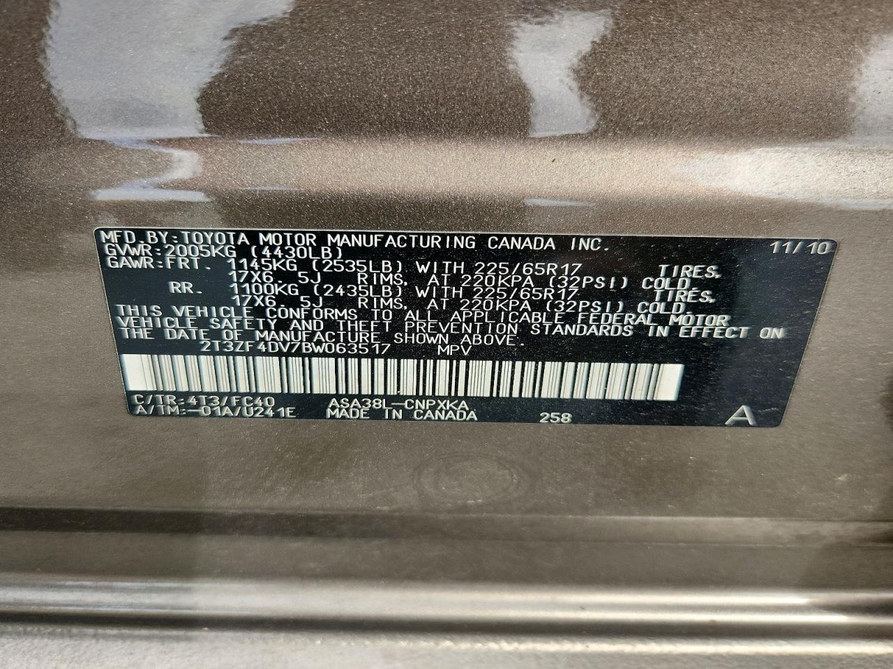 2011 Toyota Rav4 Base Gold vin: 2T3ZF4DV7BW063517
