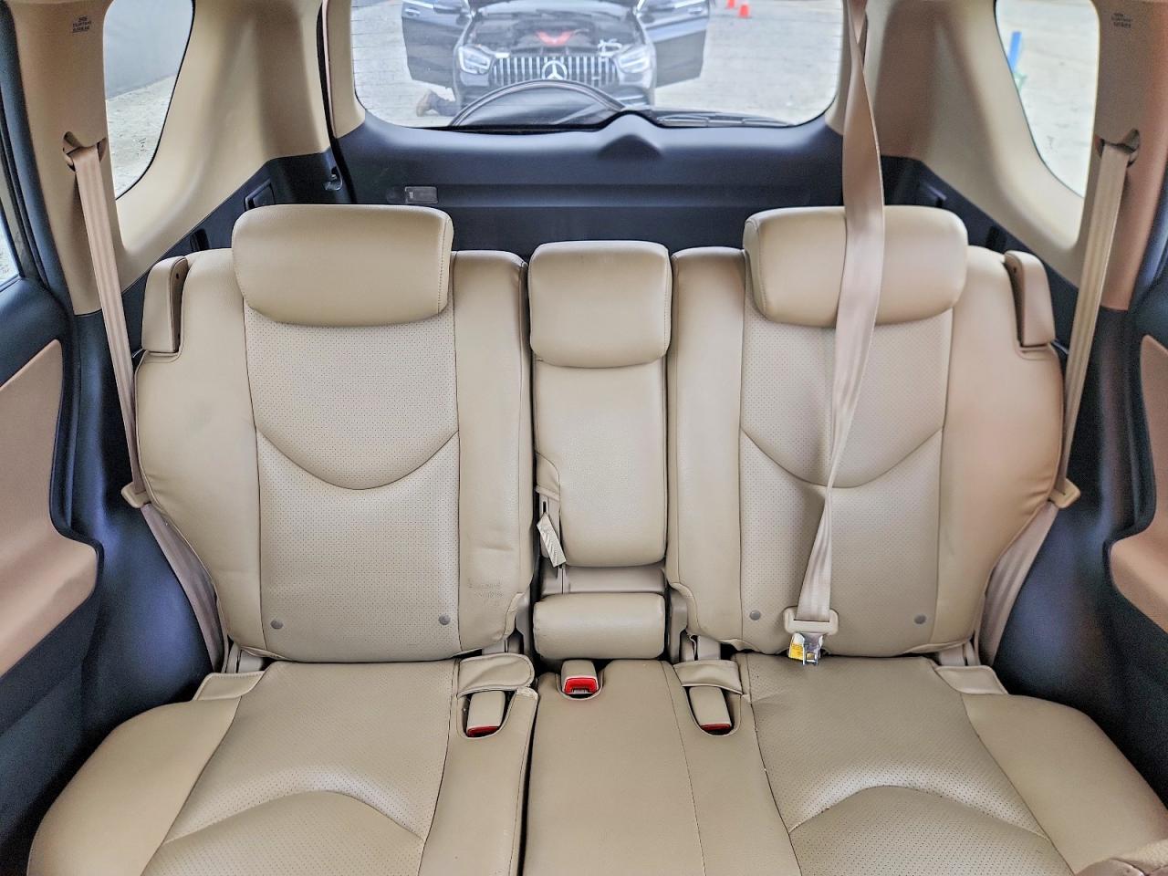 2011 Toyota Rav4 Base Gold vin: 2T3ZF4DV7BW063517
