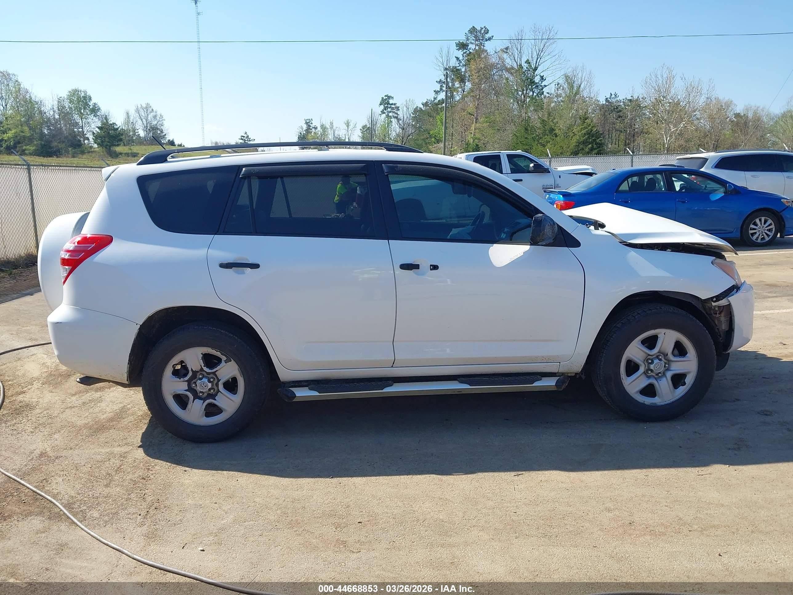 2011 Toyota Rav4   White vin: 2T3ZF4DV7BW082410