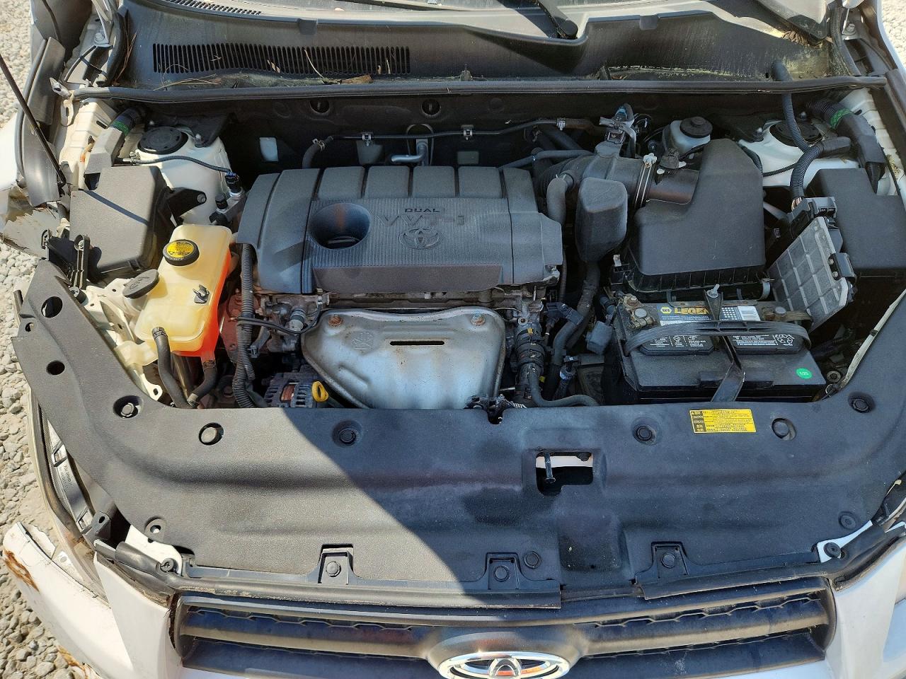 2011 Toyota Rav4 Base White vin: 2T3ZF4DV7BW086005