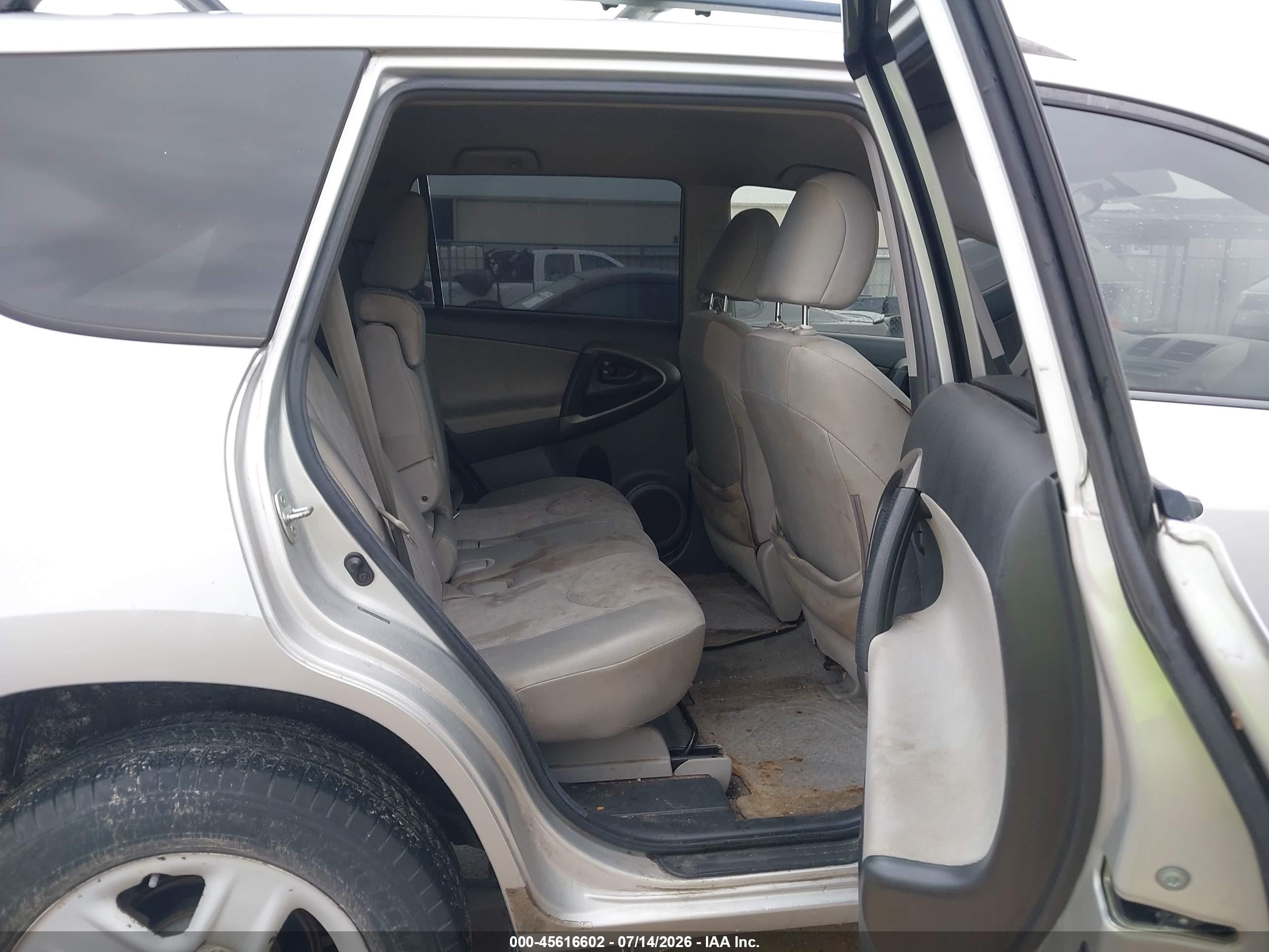 2012 Toyota Rav4   Silver vin: 2T3ZF4DV7CW128075