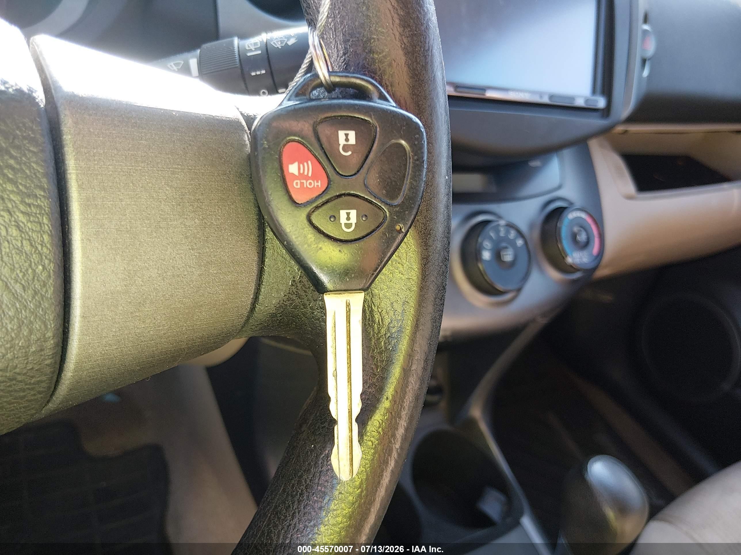 2010 Toyota Rav4   Champagne vin: 2T3ZF4DV8AW024157