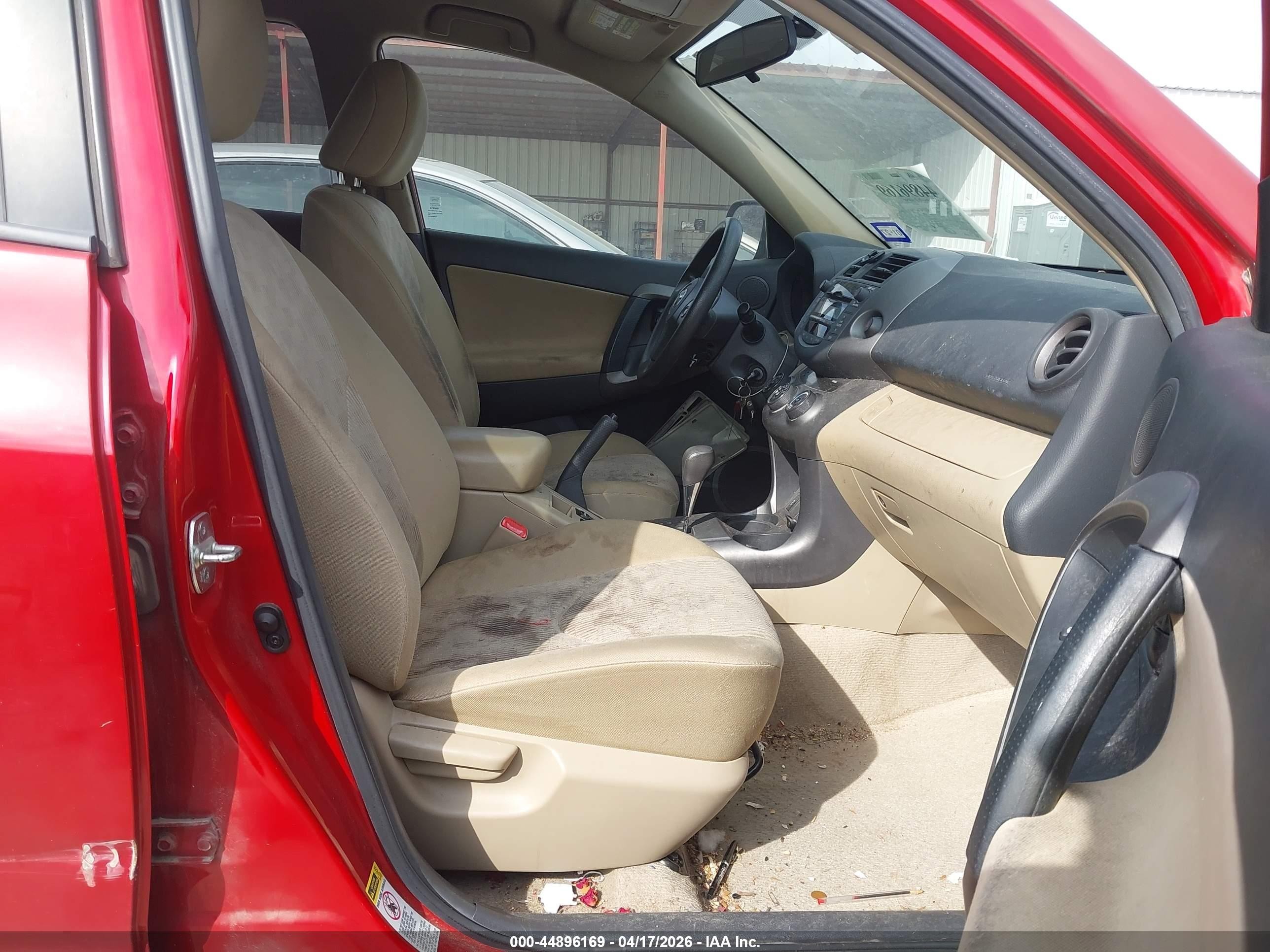 2010 Toyota Rav4   Red vin: 2T3ZF4DV8AW027589