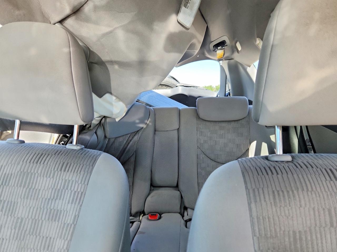 2010 Toyota Rav4 Base White vin: 2T3ZF4DV8AW045574