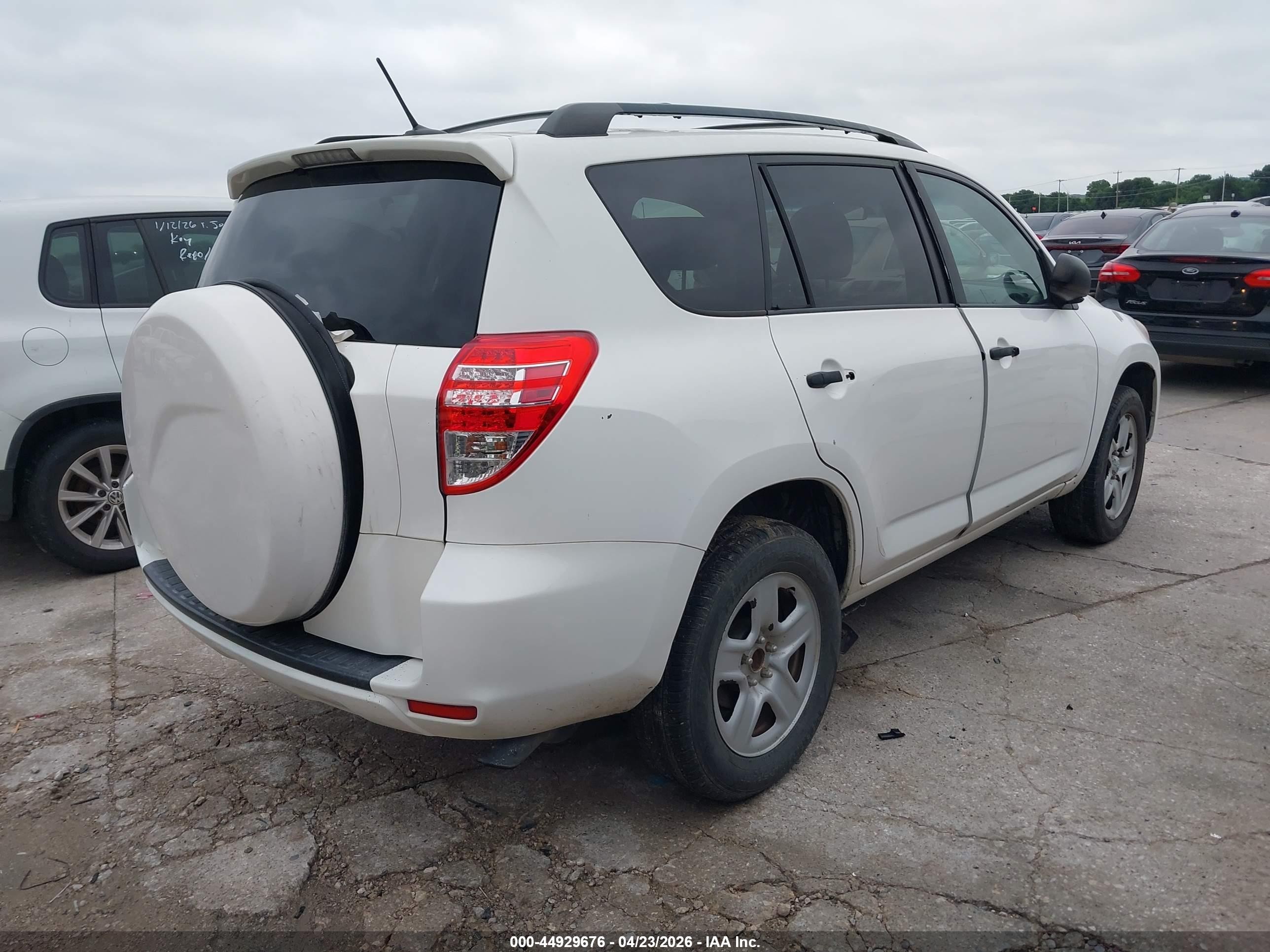 2011 Toyota Rav4   White vin: 2T3ZF4DV8BW061484