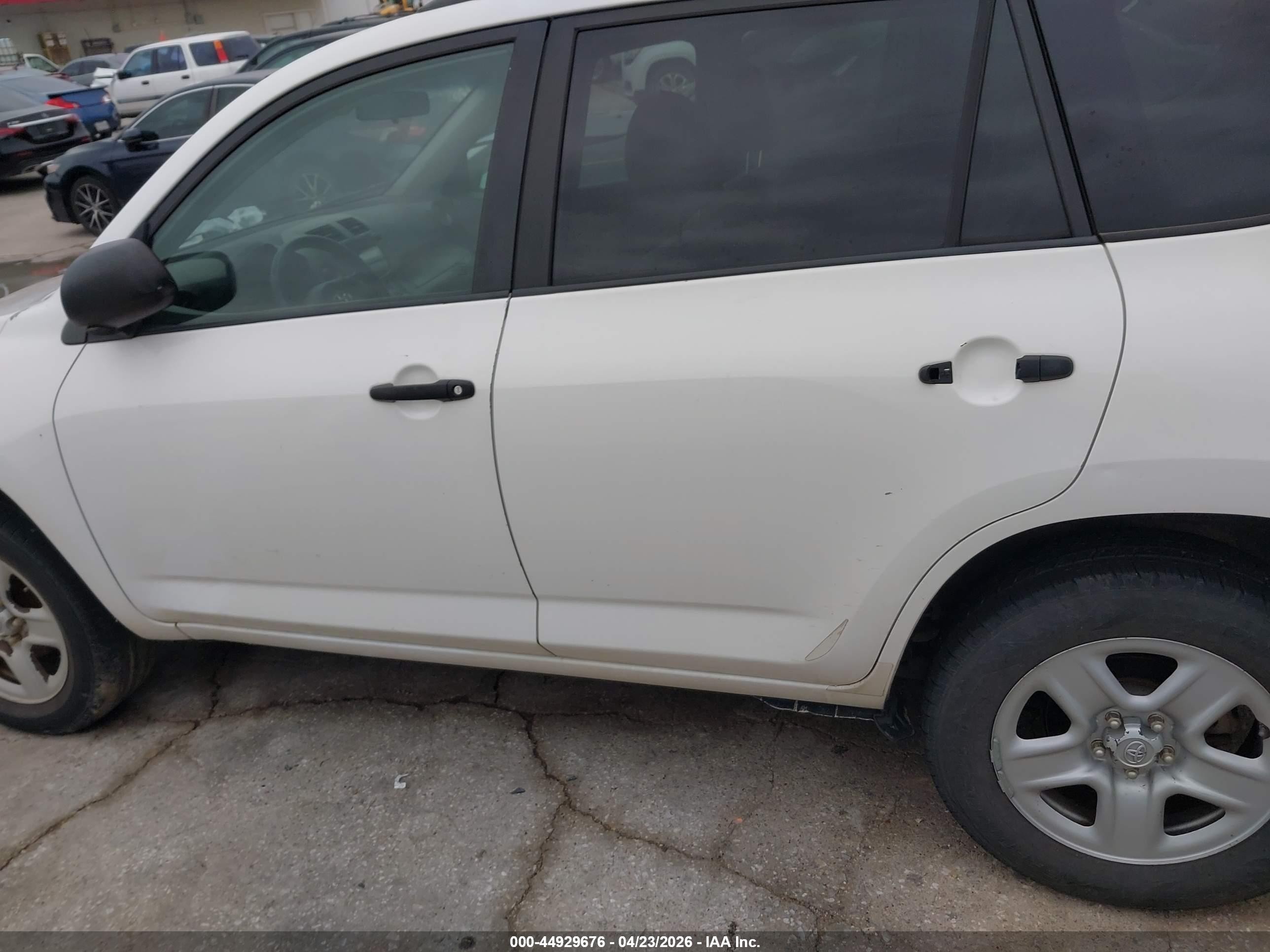 2011 Toyota Rav4   White vin: 2T3ZF4DV8BW061484
