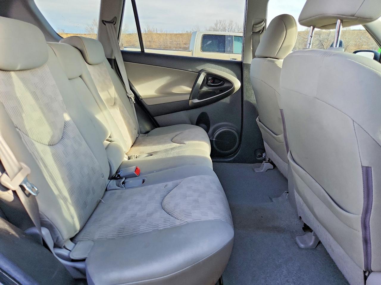 2011 Toyota Rav4 Base Silver vin: 2T3ZF4DV8BW065003